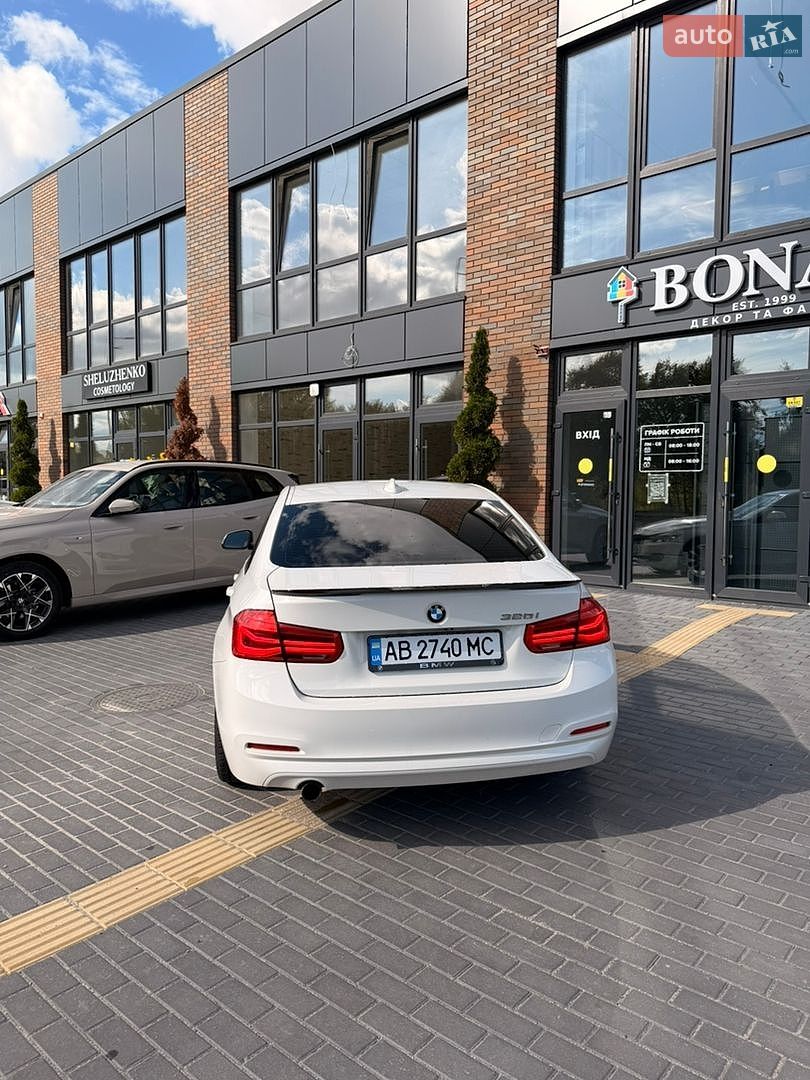 BMW 3 Series 2017 VIN WBA8E1G55JNU89847 фото оголошення 12 з 32