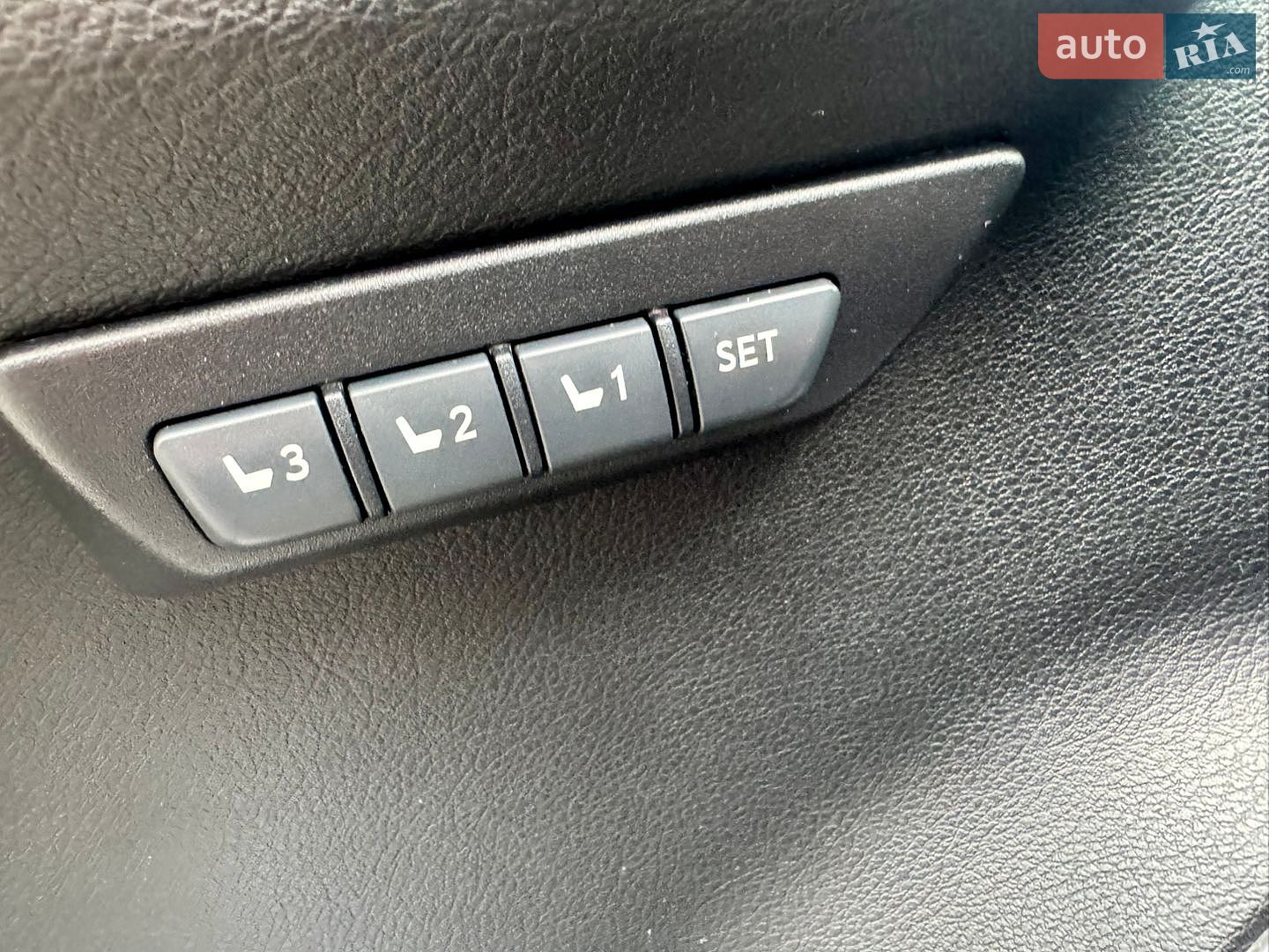 Lexus NX 2016 VIN JTJYARBZ1G2038526 фото оголошення 32 з 49