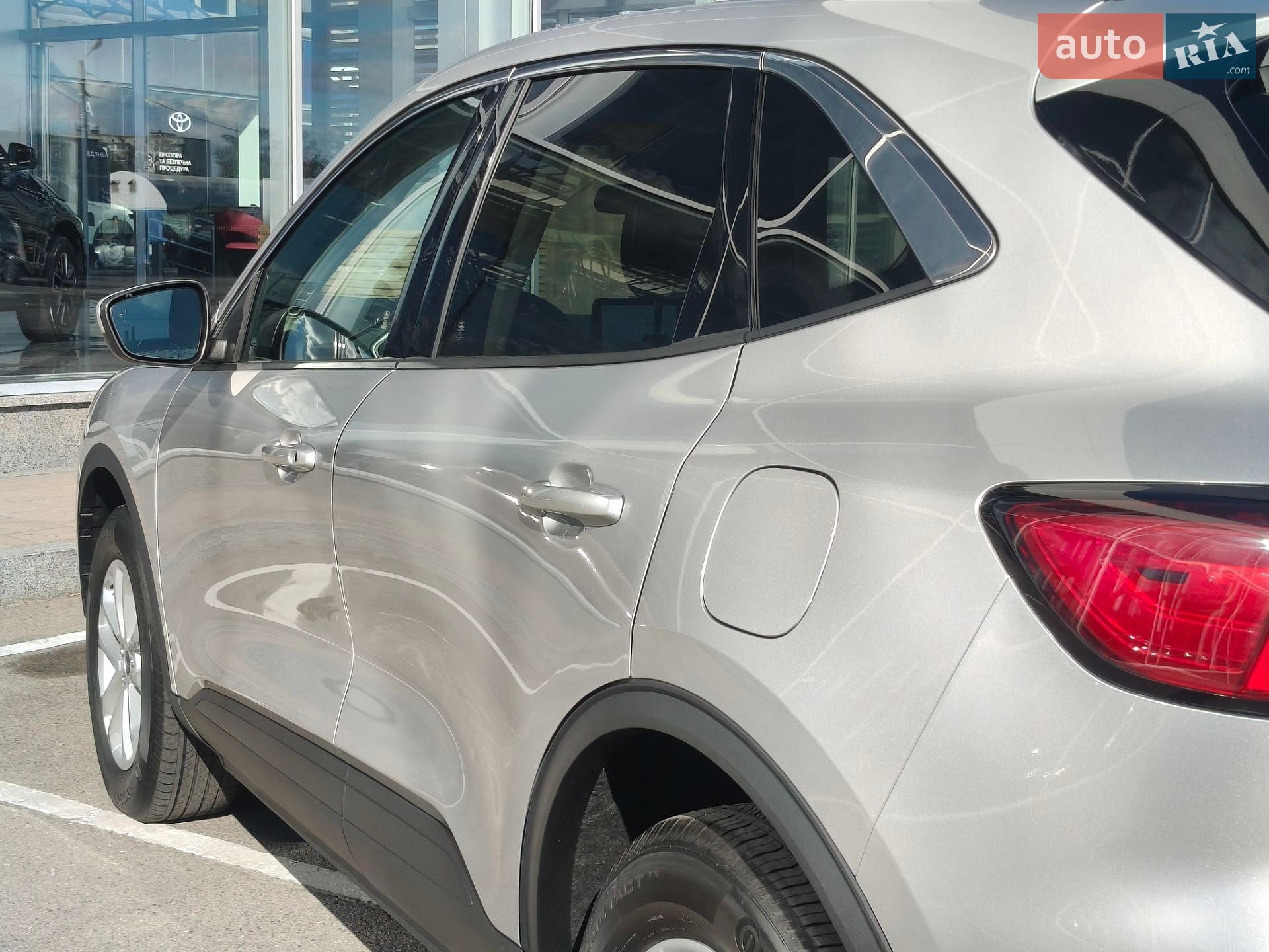 Ford Escape 2020 VIN 1FMCU9G68LUC38722 фото оголошення 13 з 76