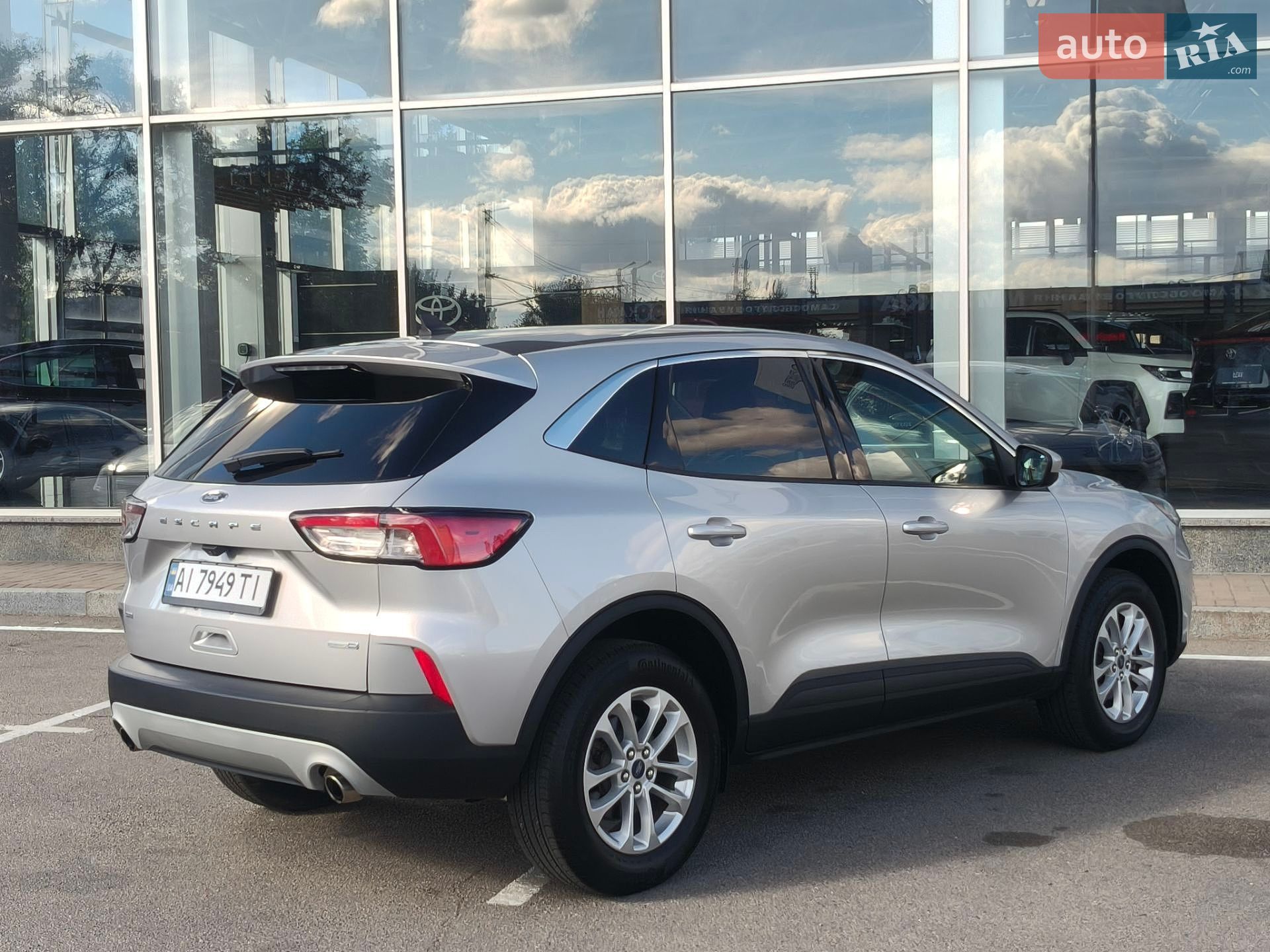 Ford Escape 2020 VIN 1FMCU9G68LUC38722 фото оголошення 6 з 76