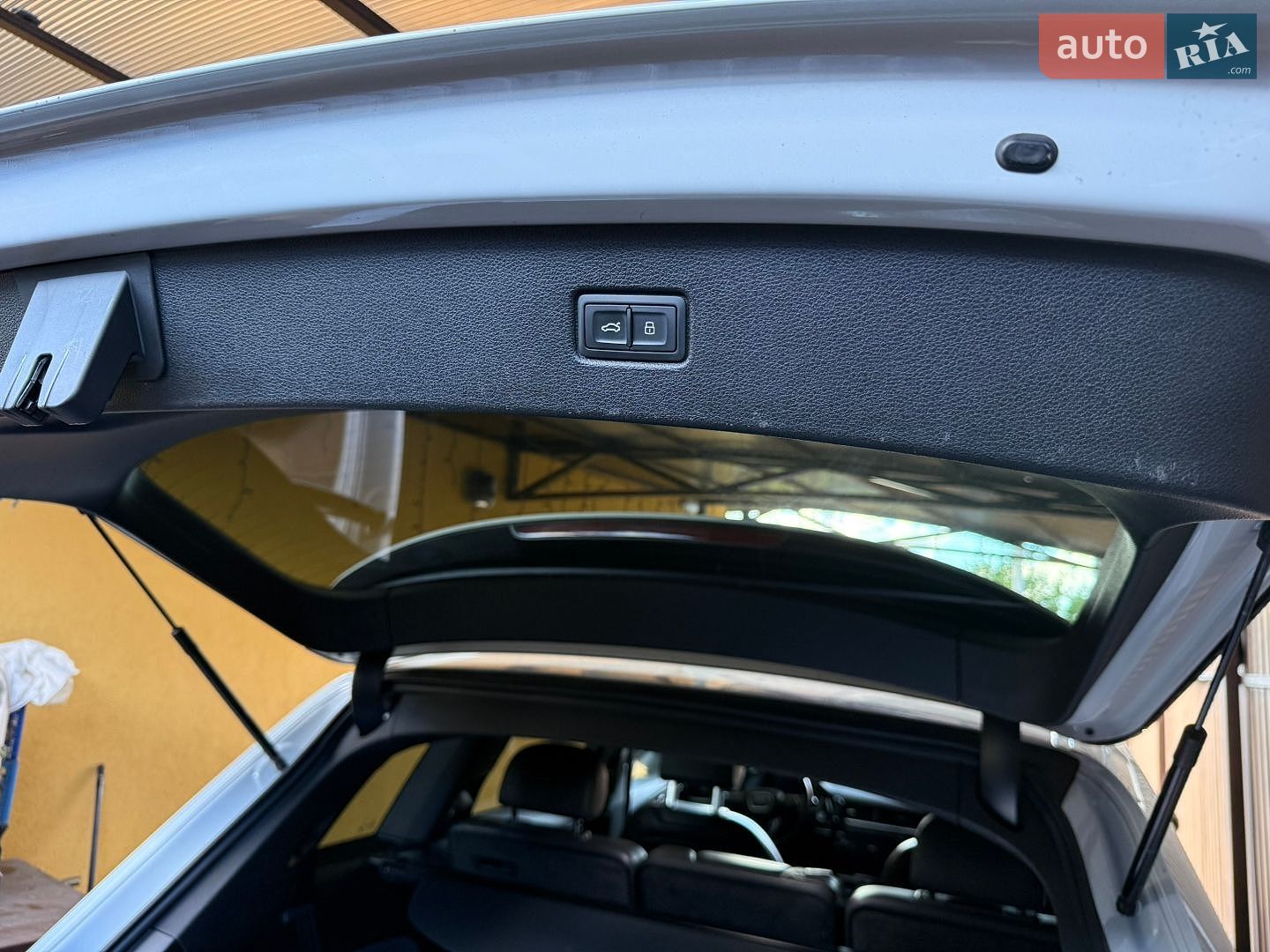 Audi Q7 2019 VIN WA1LABF72KD034604 фото оголошення 16 з 19