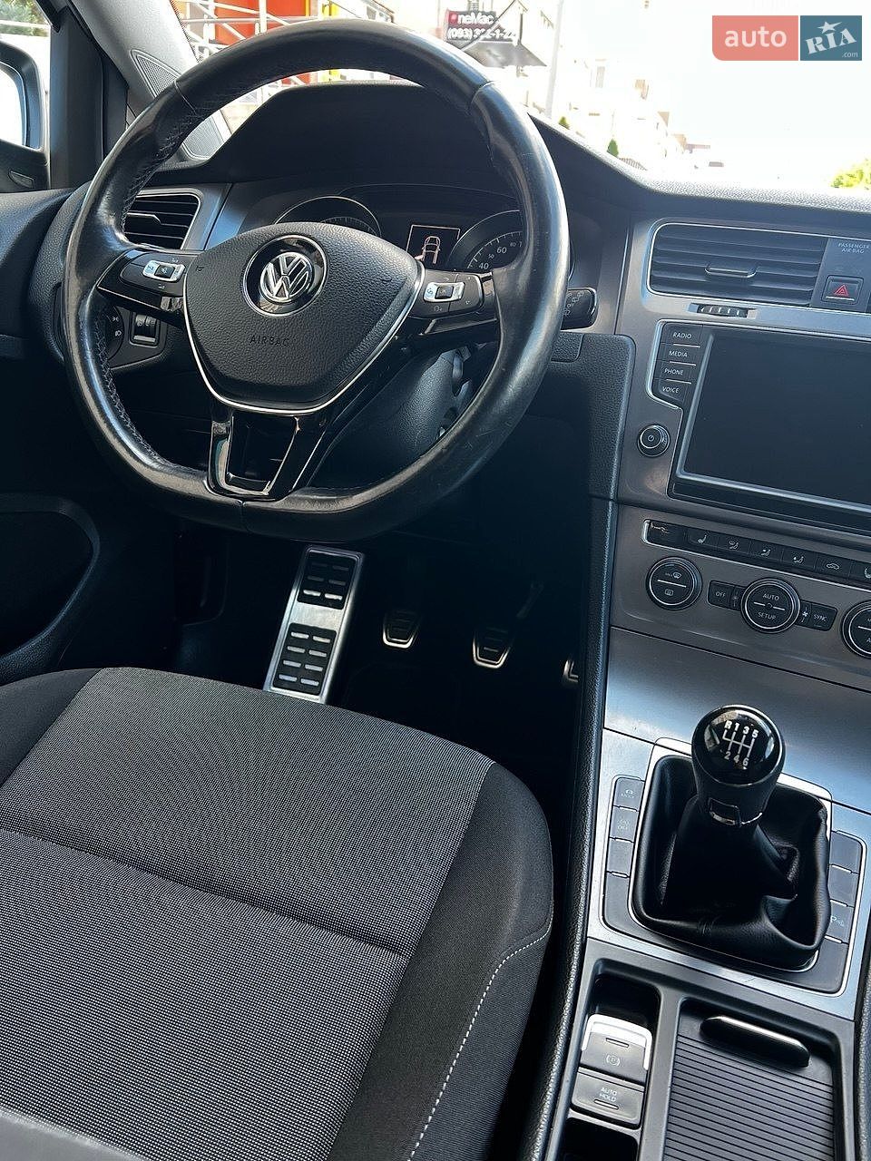 Volkswagen Golf 2013 VIN WVWZZZAUZEW064317 фото оголошення 9 з 18