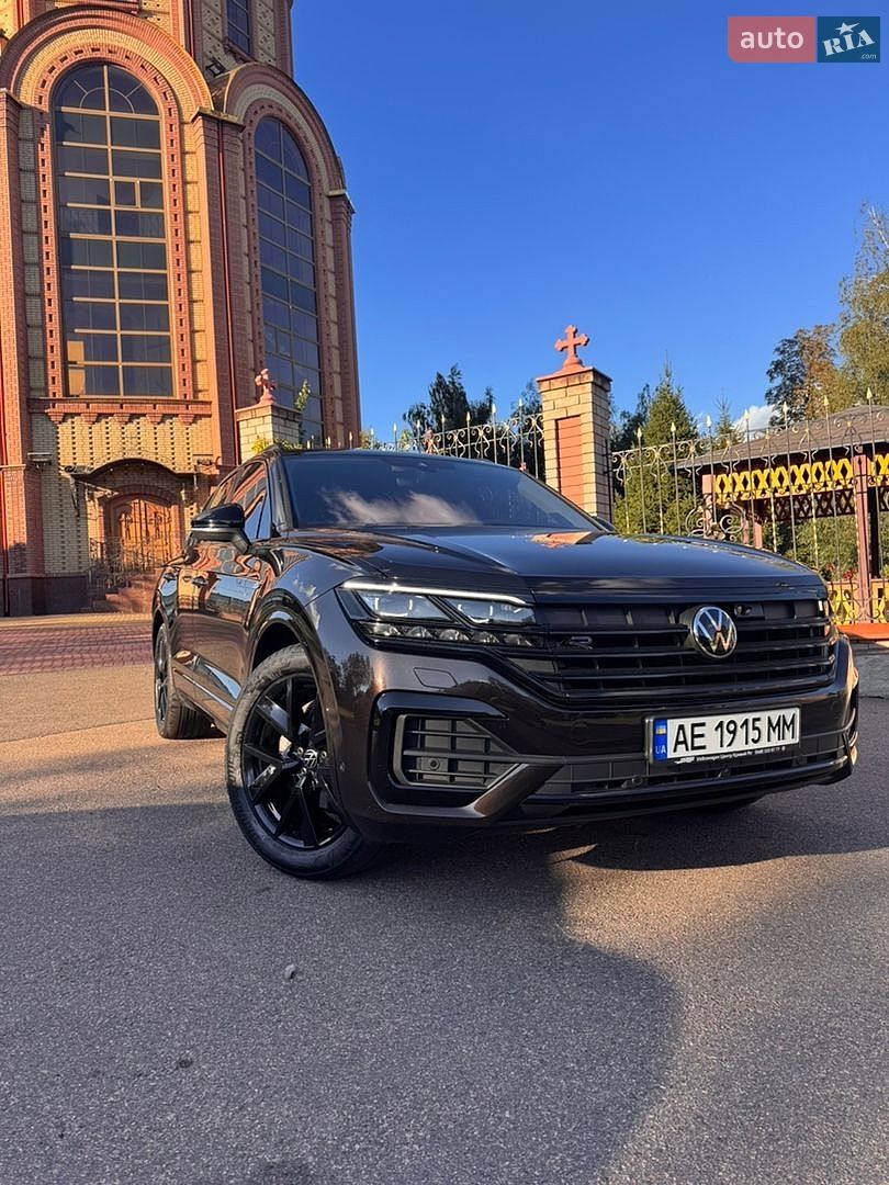 Volkswagen Touareg 2023 VIN WVGZZZCR5PD028256 фото оголошення 2 з 21