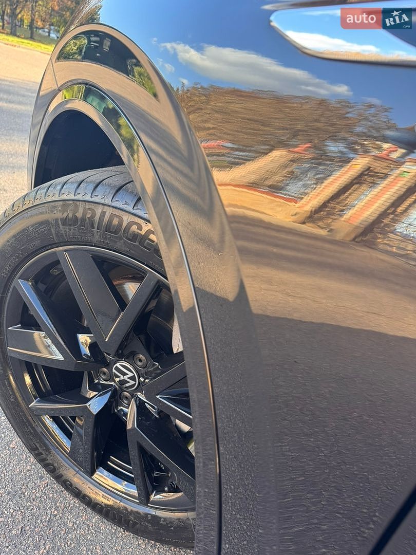 Volkswagen Touareg 2023 VIN WVGZZZCR5PD028256 фото оголошення 4 з 21