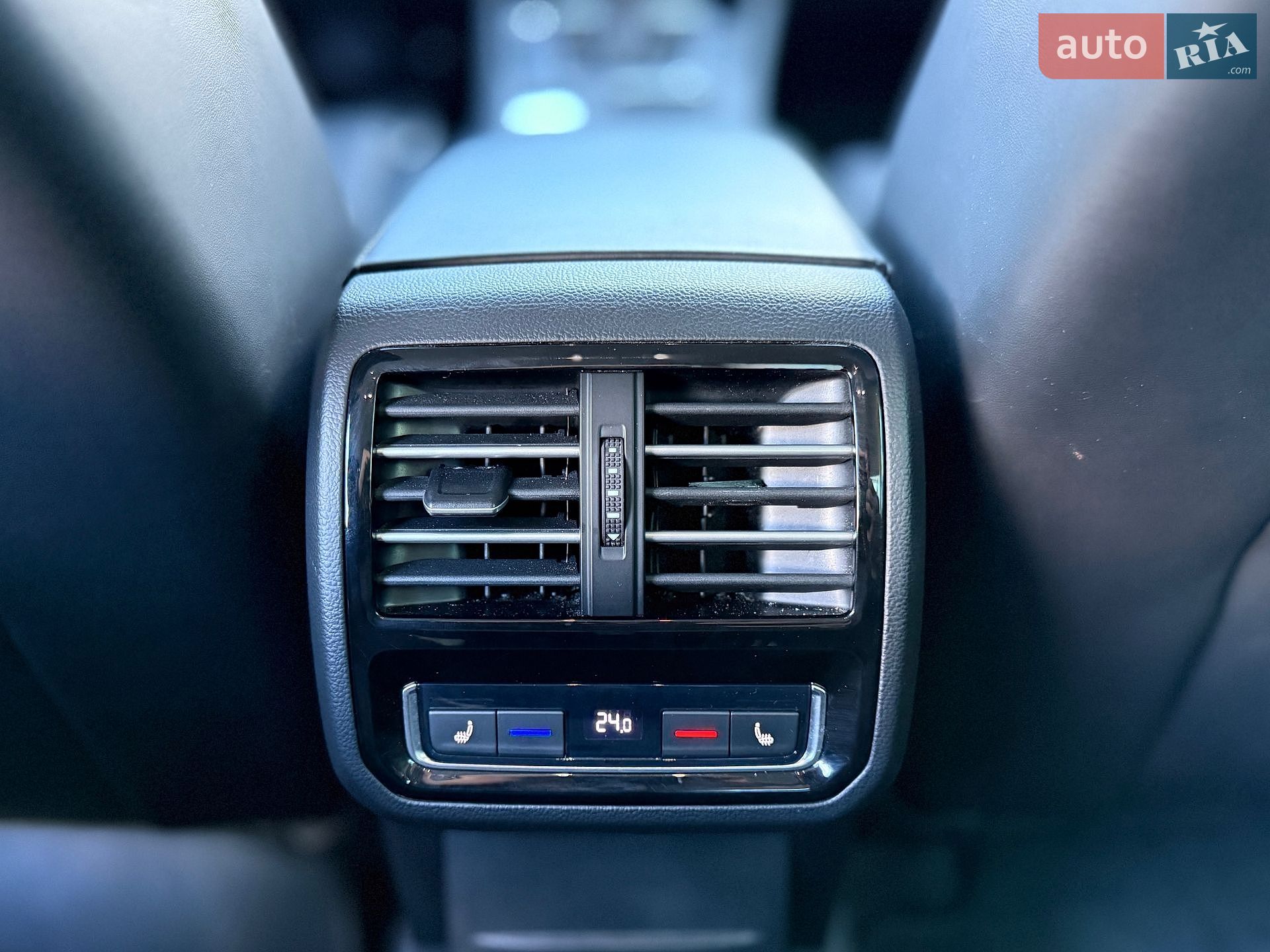 Volkswagen Passat 2018 VIN WVWZZZ3CZKE052293 фото оголошення 28 з 36