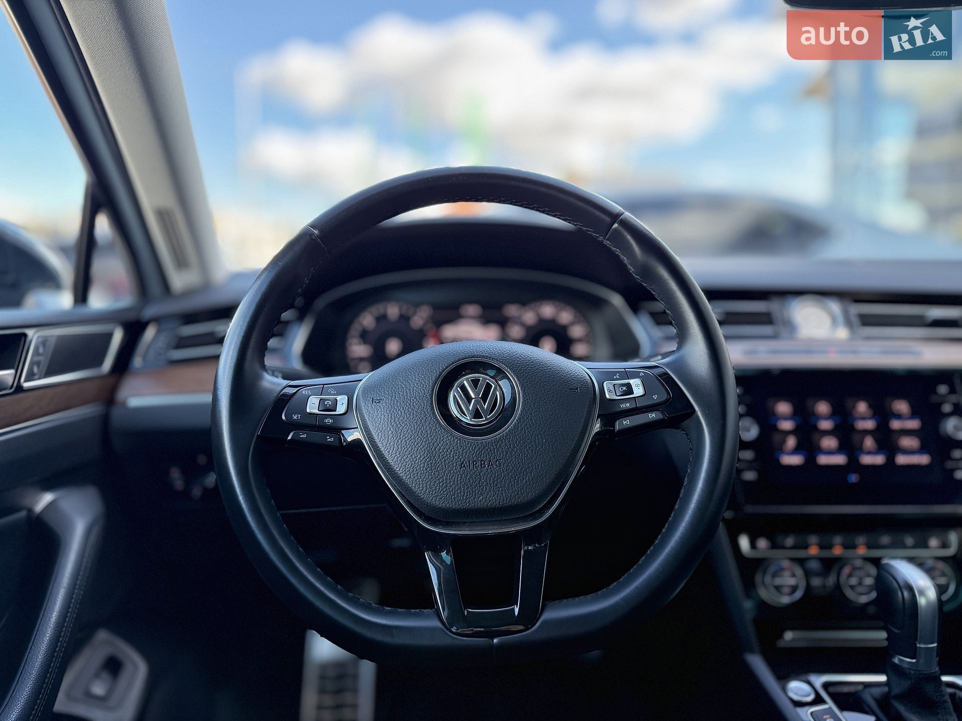 Volkswagen Passat 2018 VIN WVWZZZ3CZKE052293 фото оголошення 19 з 36