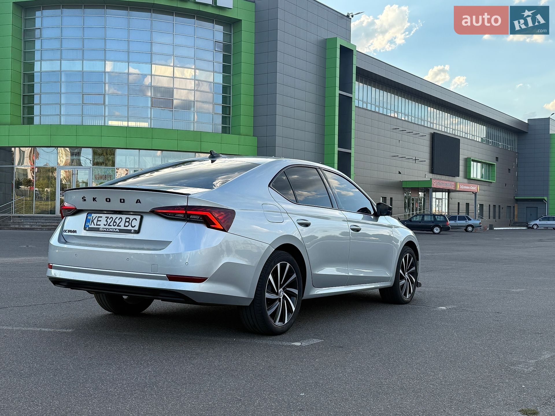 Skoda Octavia 2021 VIN TMBAJ7NX6NY015904 фото оголошення 7 з 79