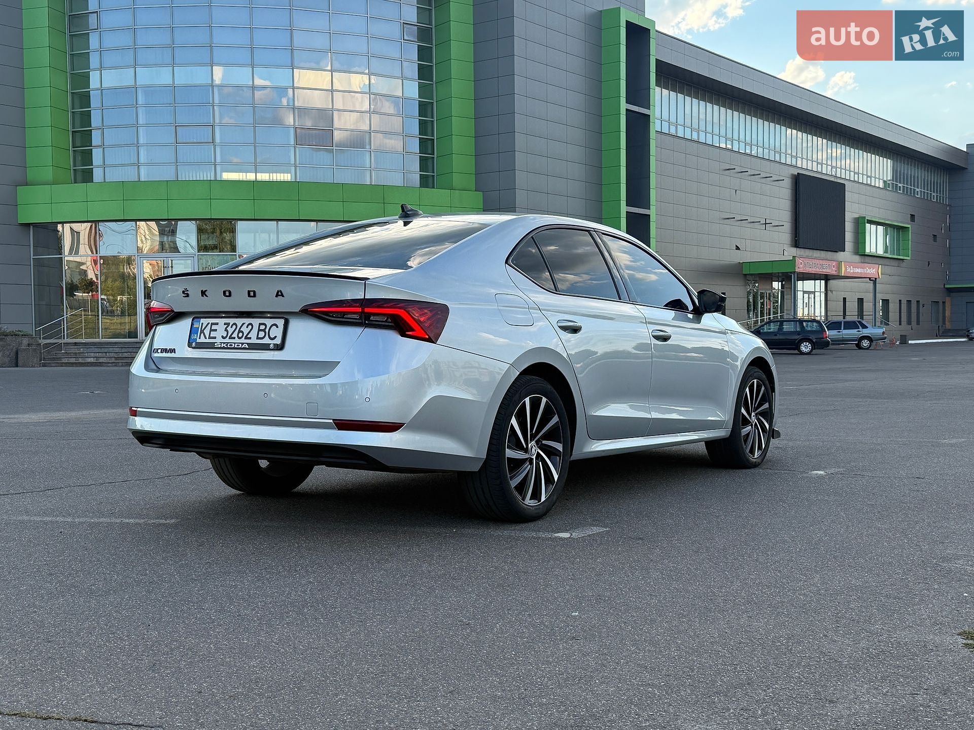 Skoda Octavia 2021 VIN TMBAJ7NX6NY015904 фото оголошення 8 з 79