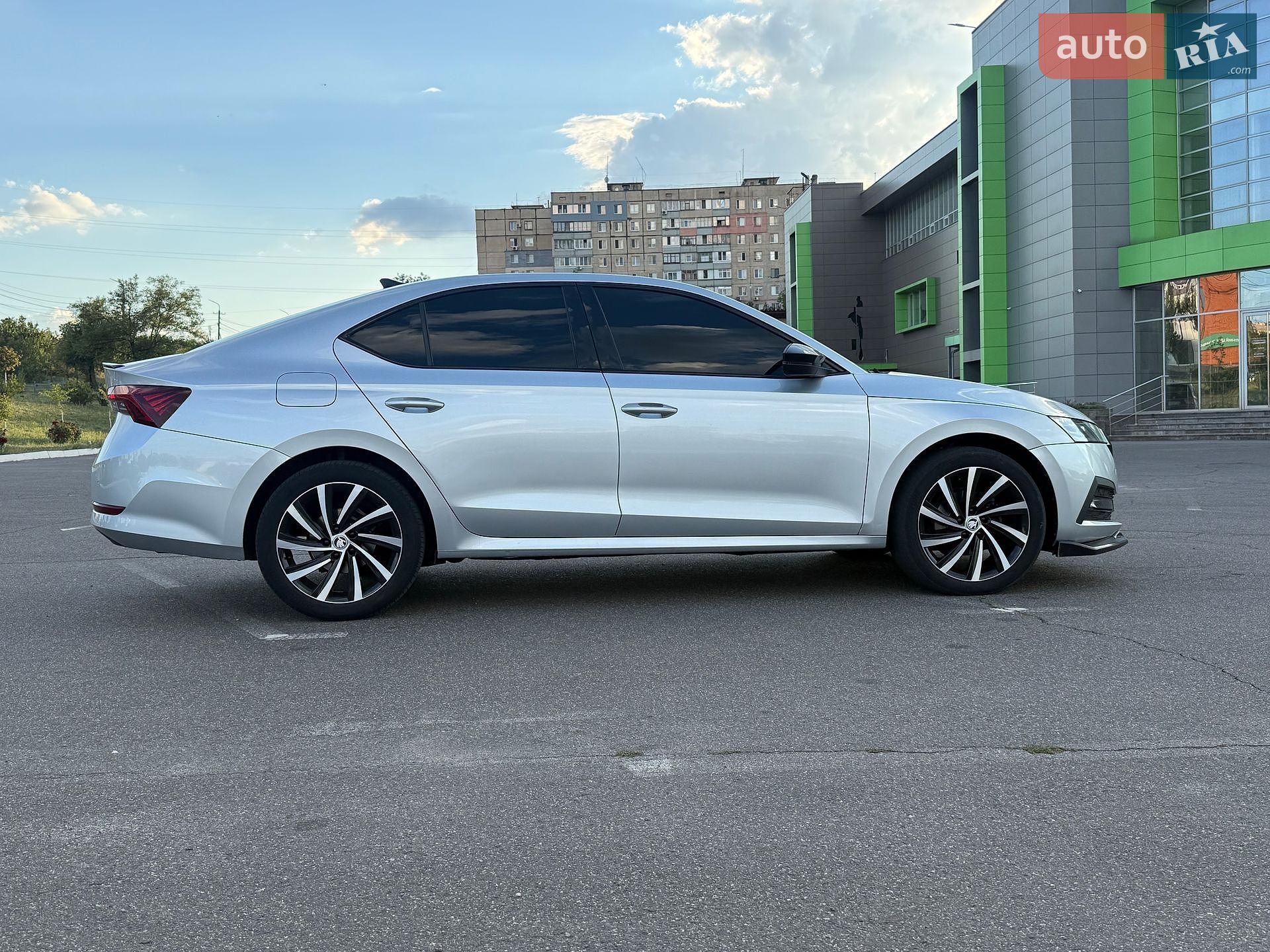 Skoda Octavia 2021 VIN TMBAJ7NX6NY015904 фото оголошення 9 з 79