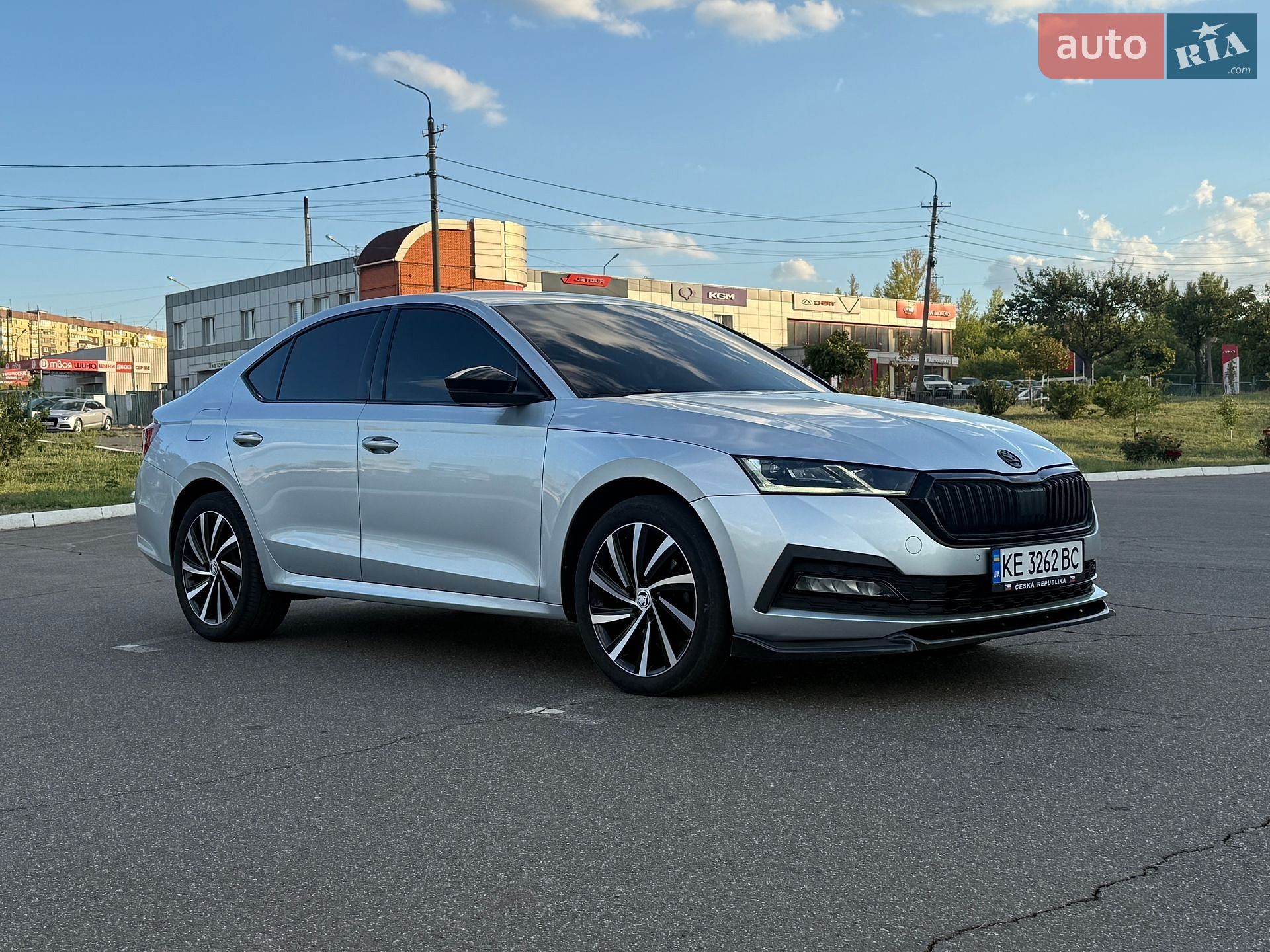 Skoda Octavia 2021 VIN TMBAJ7NX6NY015904 фото оголошення 12 з 79