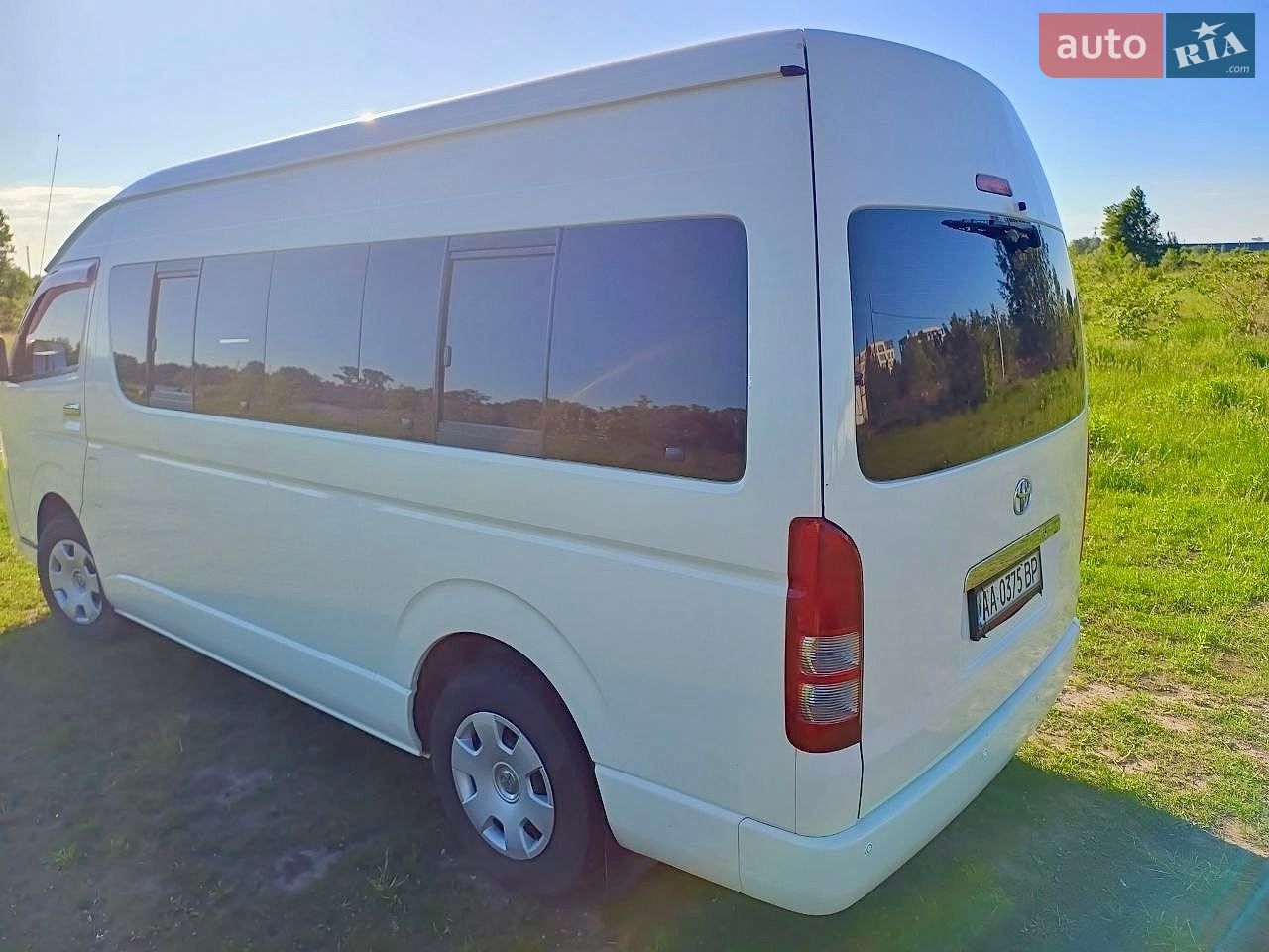 Toyota Hiace 2013 VIN JTGSS23P1D0124682 фото оголошення 2 з 23