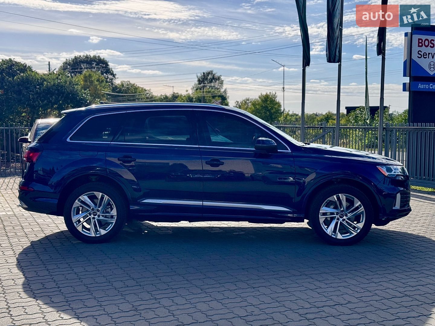 Audi Q7 2021 VIN WA1LJAF71MD015121 фото оголошення 10 з 64