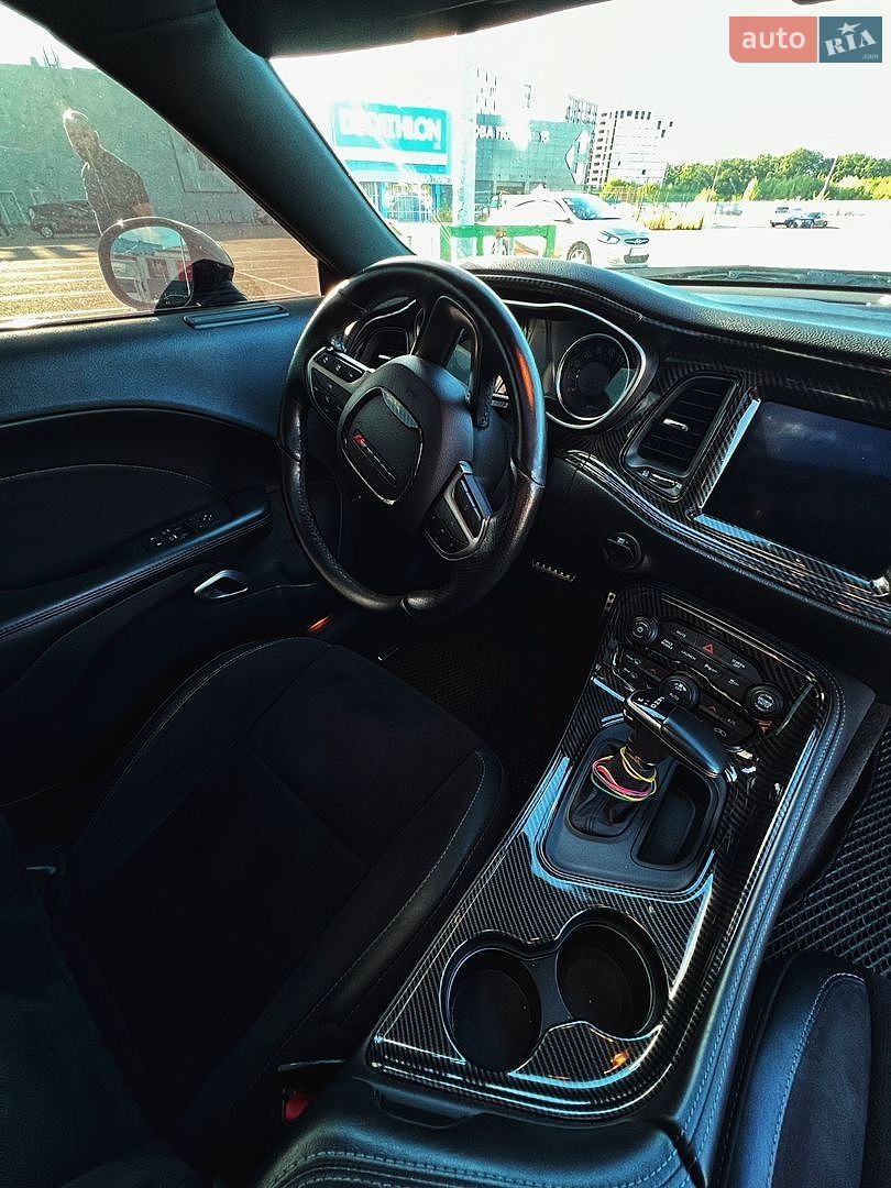 Dodge Challenger 2018 VIN 2C3CDZFJ4KH505919 фото оголошення 11 з 17