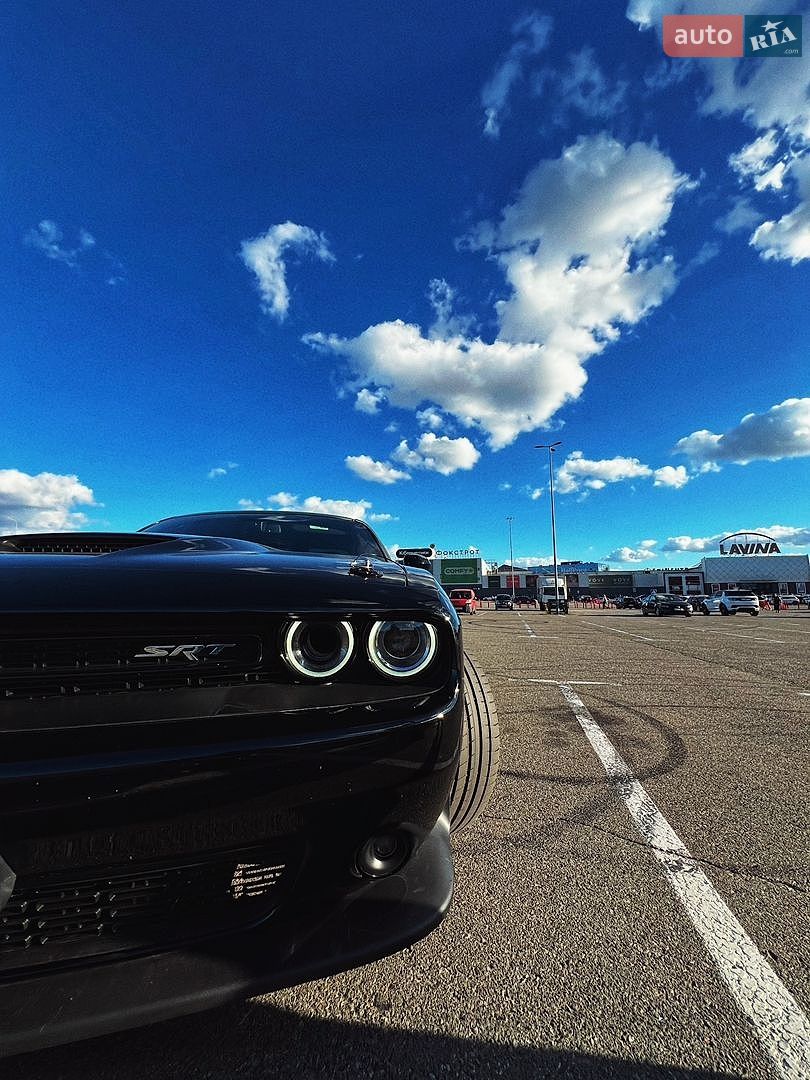 Dodge Challenger 2018 VIN 2C3CDZFJ4KH505919 фото оголошення 8 з 17