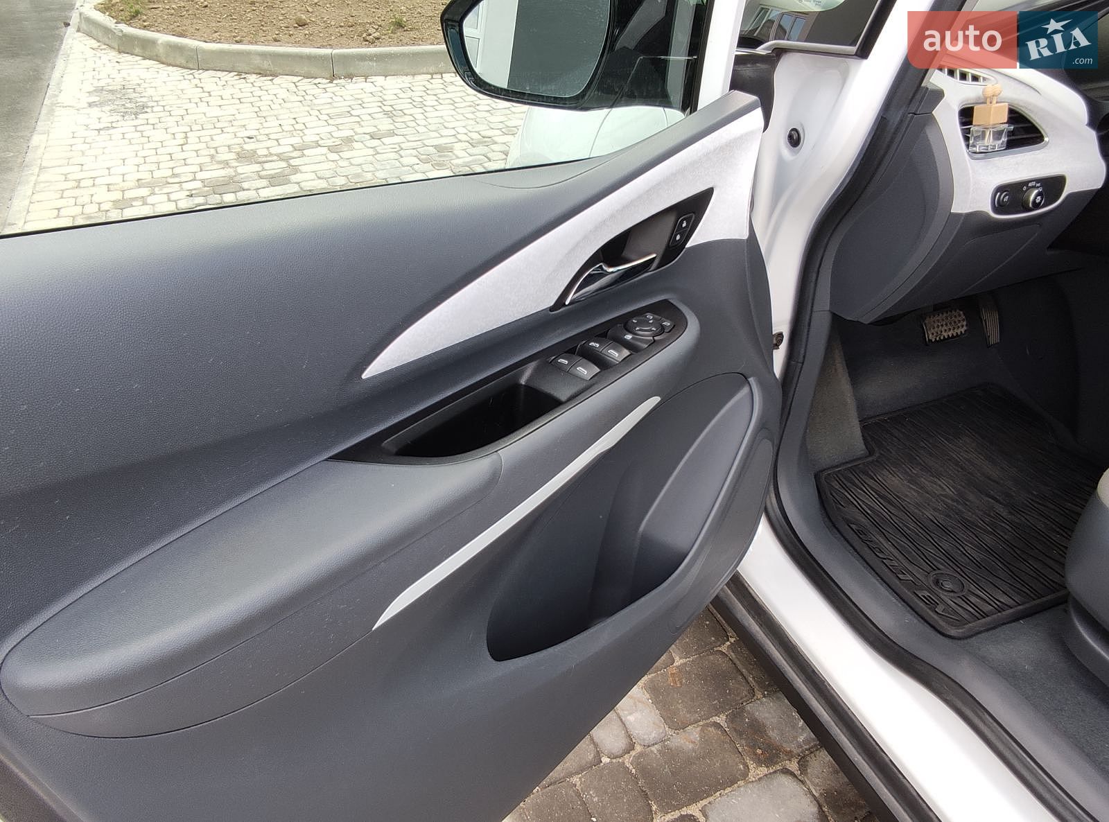 Chevrolet Bolt EV 2021 VIN 1G1FY6S03M4102774 фото оголошення 27 з 28
