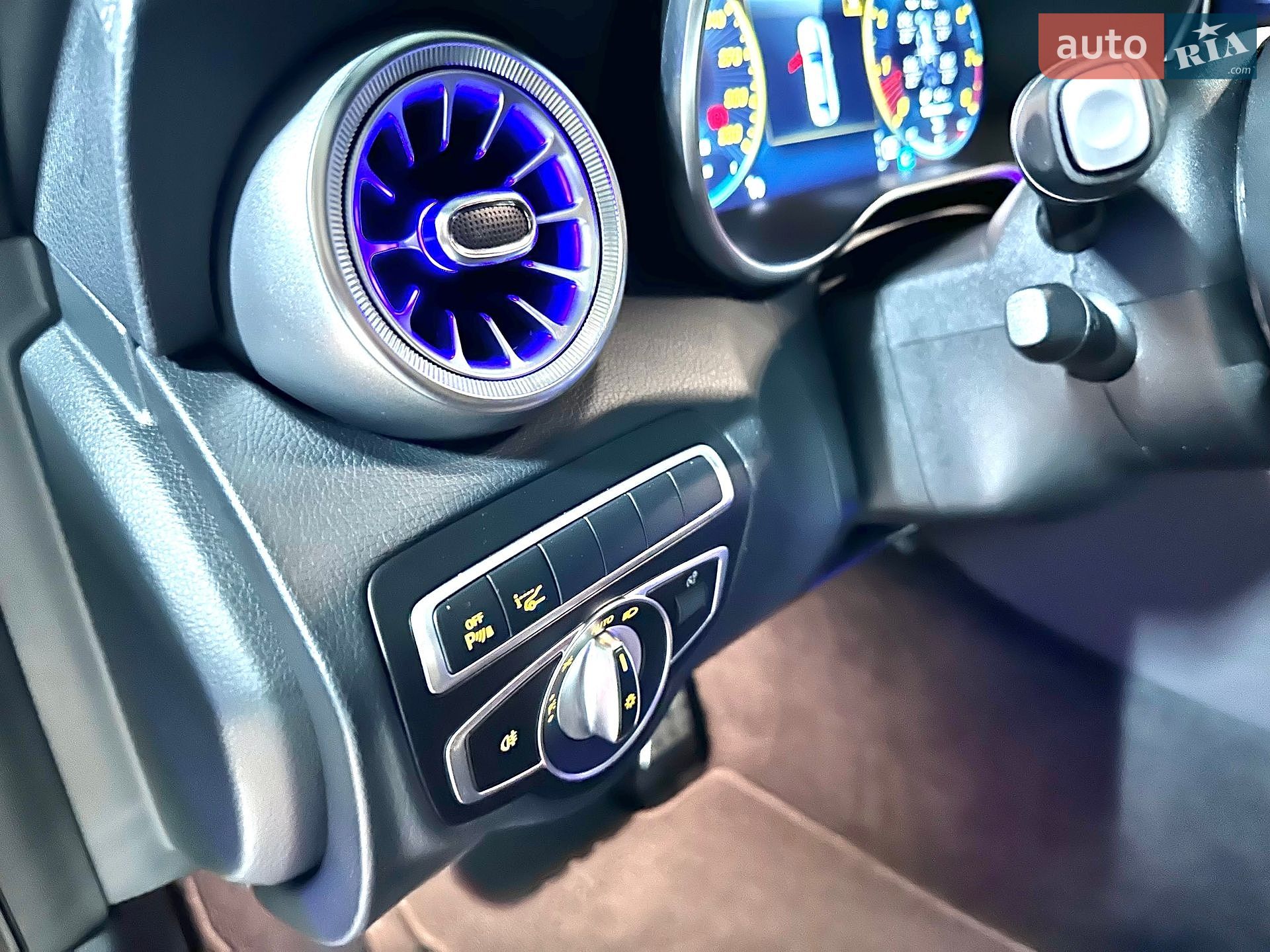 Mercedes-Benz C-Class 2019 VIN WDDWF8GB3KR482367 фото оголошення 33 з 47