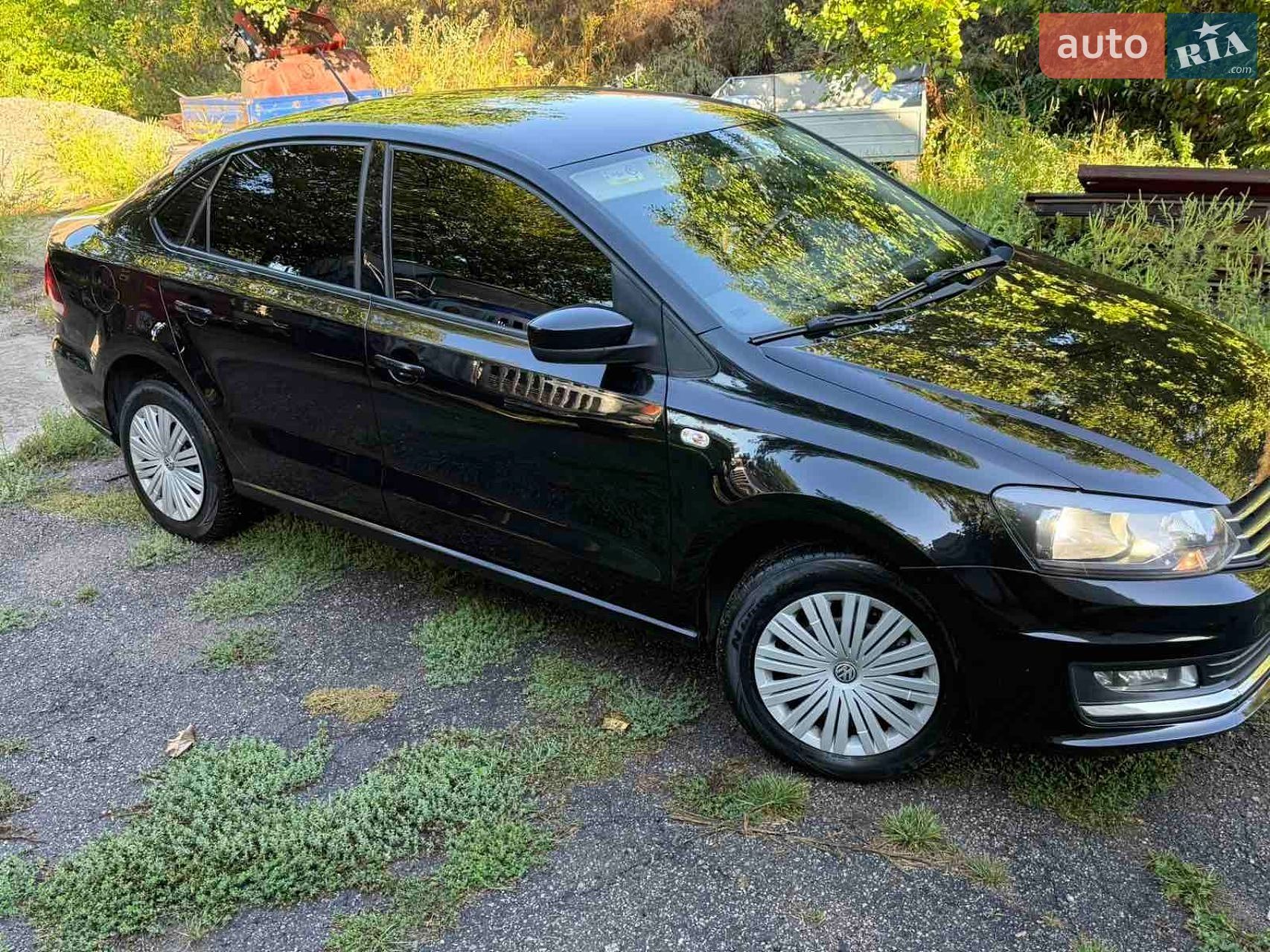 Volkswagen Polo 2017 VIN XW8ZZZ61ZJG004678 фото оголошення 2 з 13