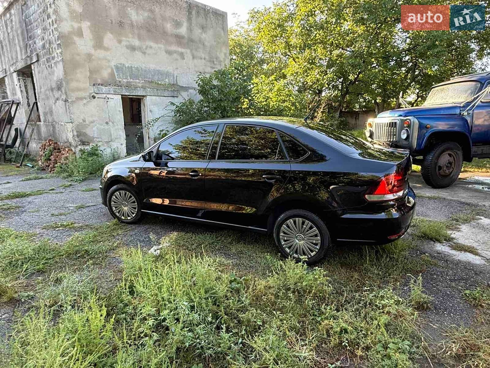 Volkswagen Polo 2017 VIN XW8ZZZ61ZJG004678 фото оголошення 4 з 13