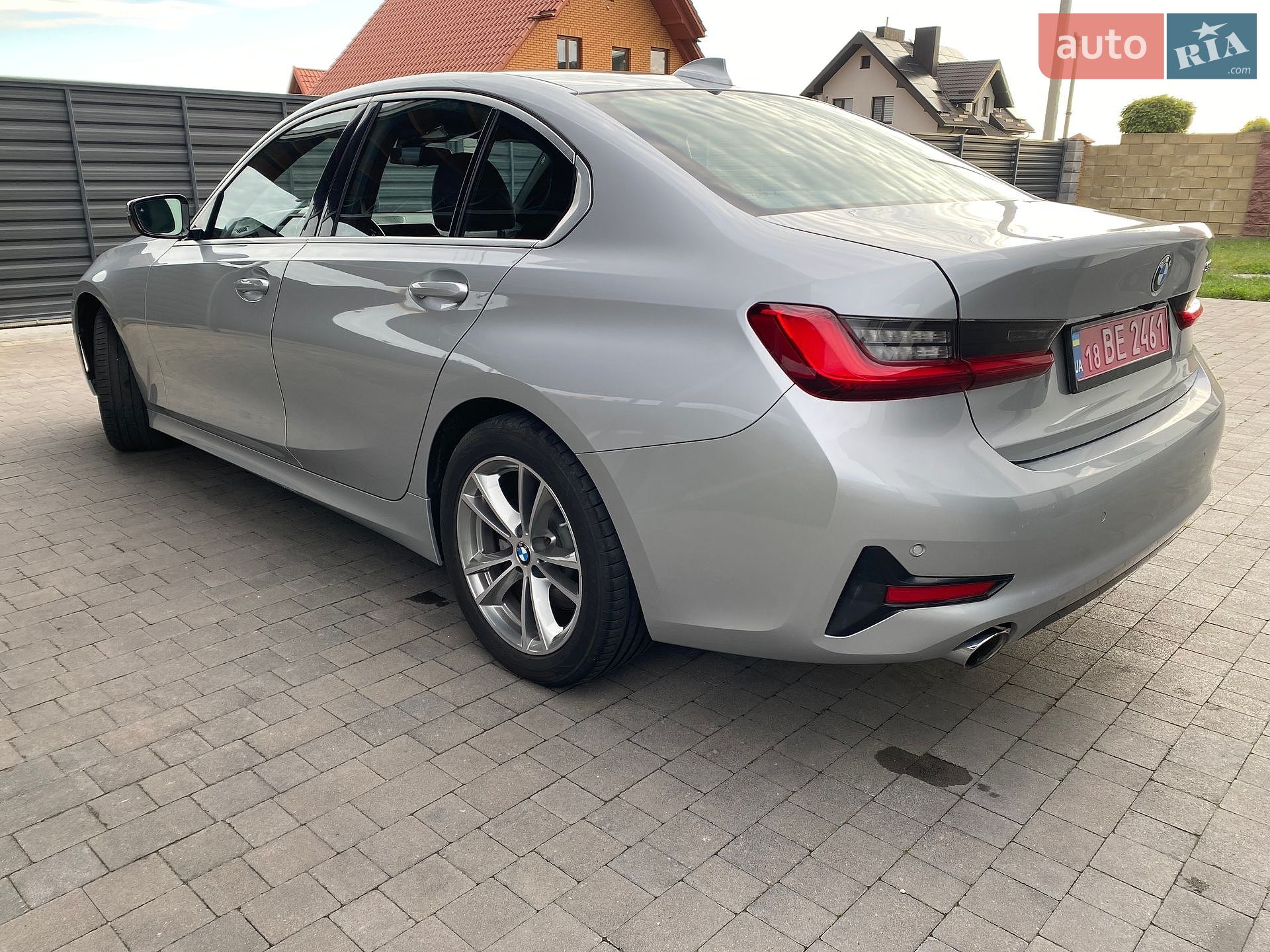 BMW 3 Series 2019 VIN WBA5R1C02LFH84325 фото оголошення 4 з 54