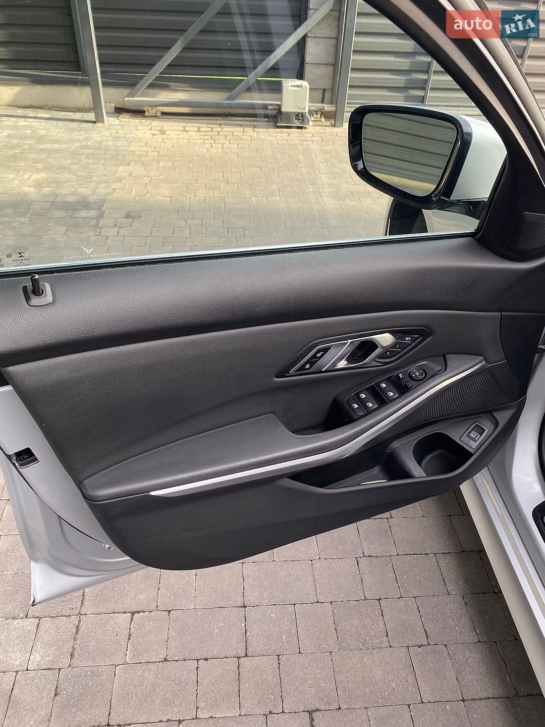 BMW 3 Series 2019 VIN WBA5R1C02LFH84325 фото оголошення 19 з 54