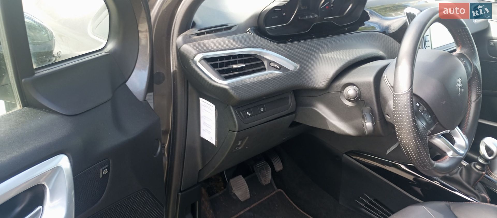 Peugeot 2008 2015 VIN VF3CUBHXMFY118245 фото оголошення 39 з 49