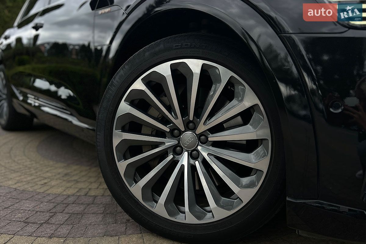 Audi e-tron 2019 VIN WA1VAAGE1KB024951 фото оголошення 3 з 34