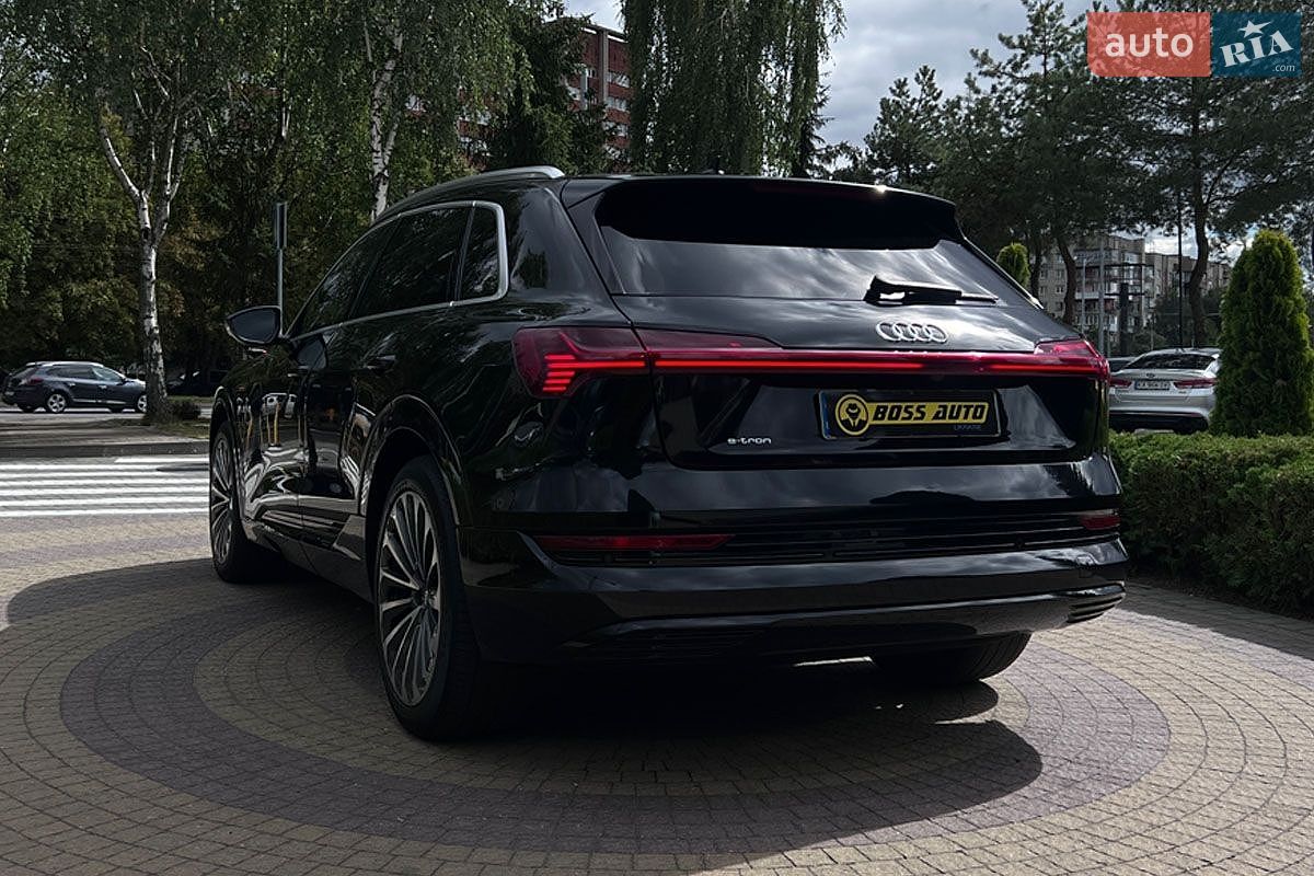 Audi e-tron 2019 VIN WA1VAAGE1KB024951 фото оголошення 10 з 34