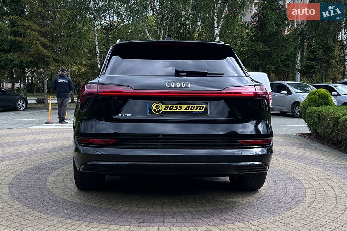 Audi e-tron 2019 VIN WA1VAAGE1KB024951 фото оголошення 12 з 34