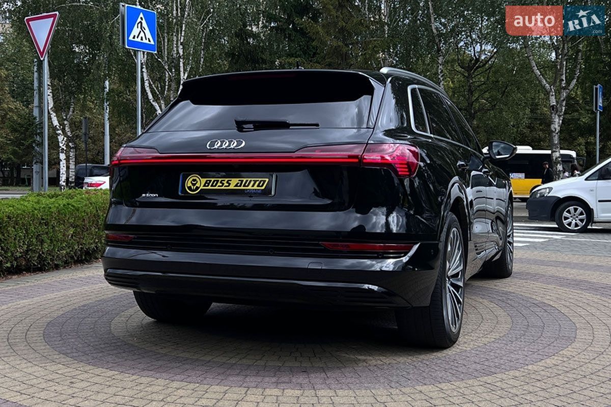 Audi e-tron 2019 VIN WA1VAAGE1KB024951 фото оголошення 13 з 34