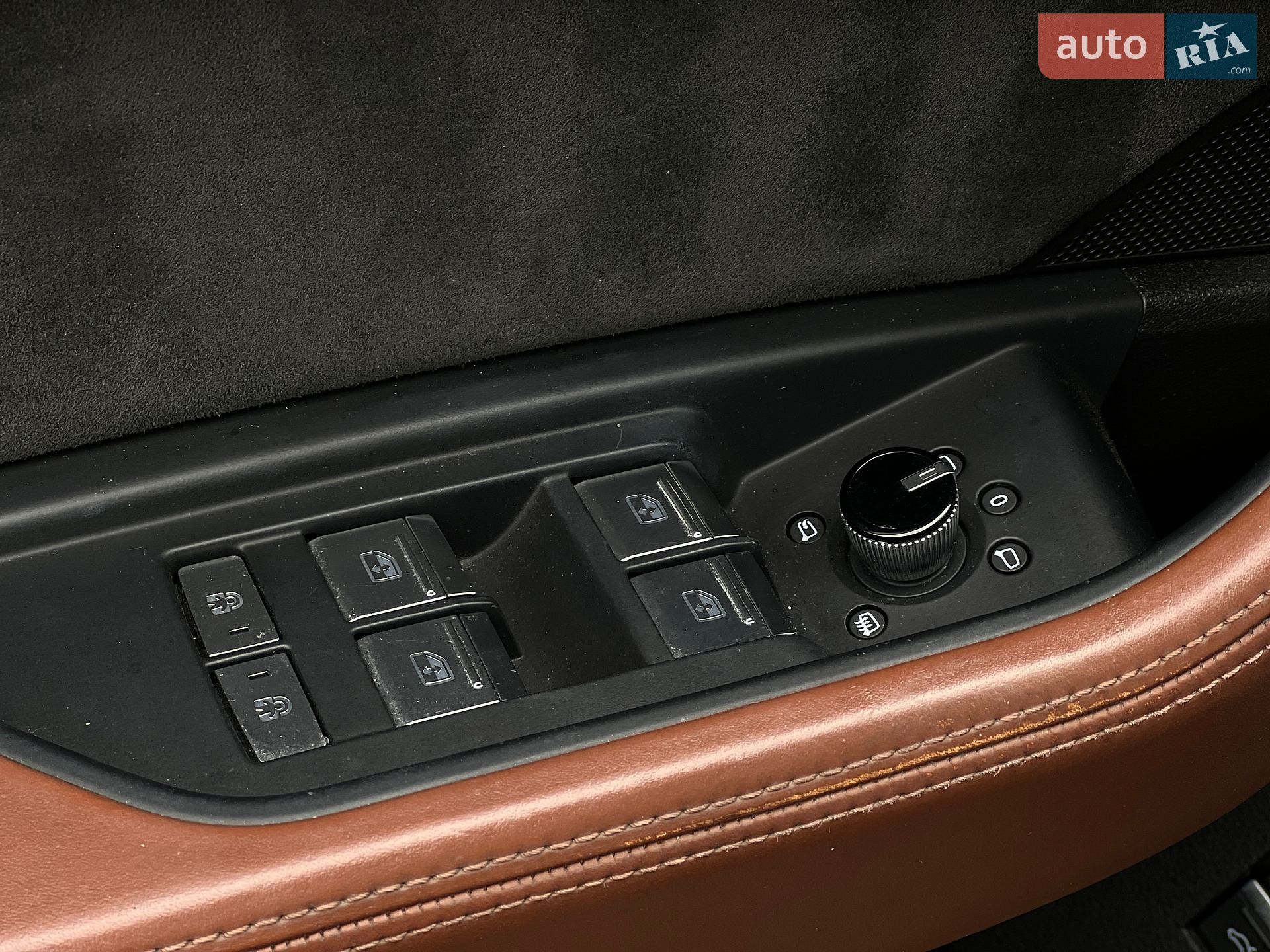 Audi e-tron 2019 VIN WA1VAAGE1KB024951 фото оголошення 18 з 34