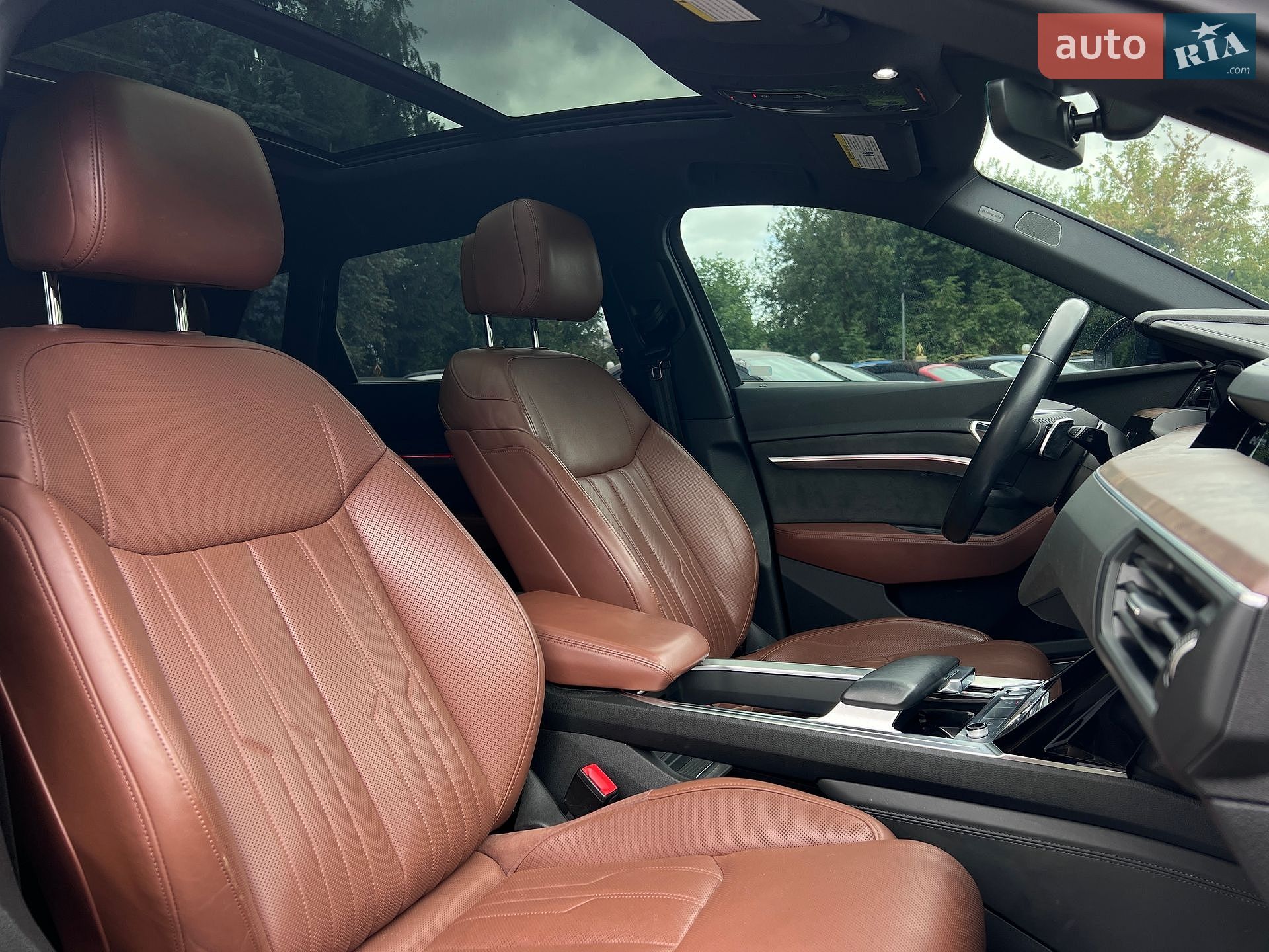 Audi e-tron 2019 VIN WA1VAAGE1KB024951 фото оголошення 31 з 34
