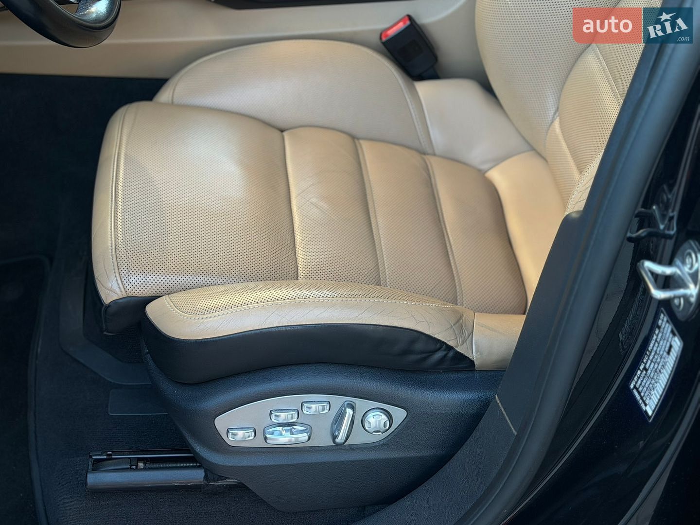 Porsche Cayenne 2016 VIN WP1AE2A20GLA17745 фото оголошення 2 з 52