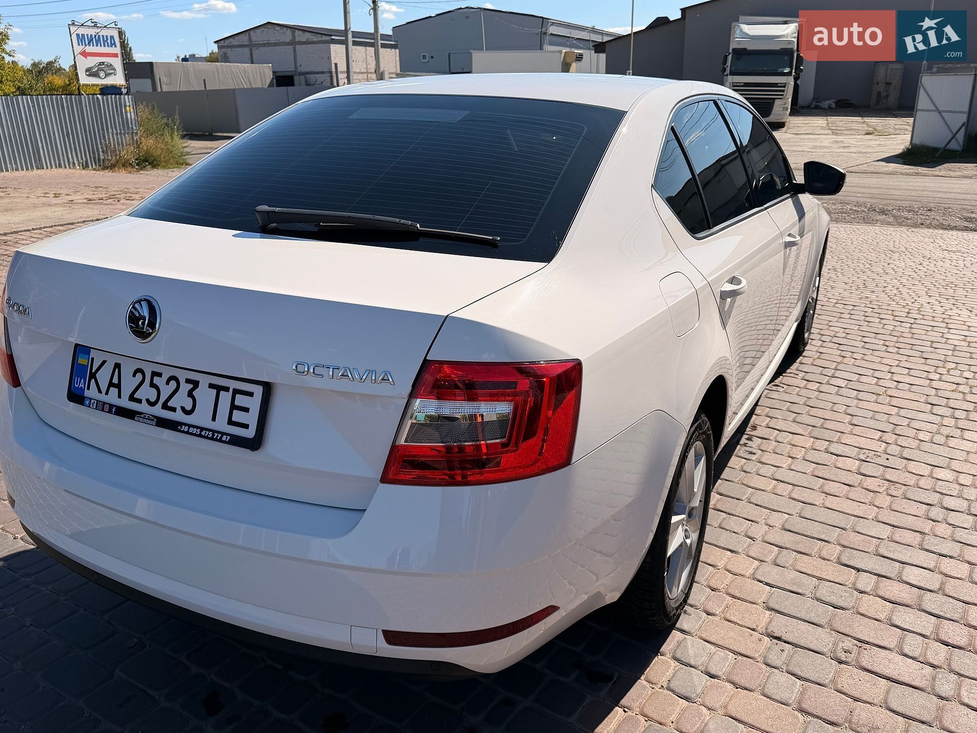 Skoda Octavia 2018 VIN TMBAG7NE4K0060928 фото оголошення 18 з 21