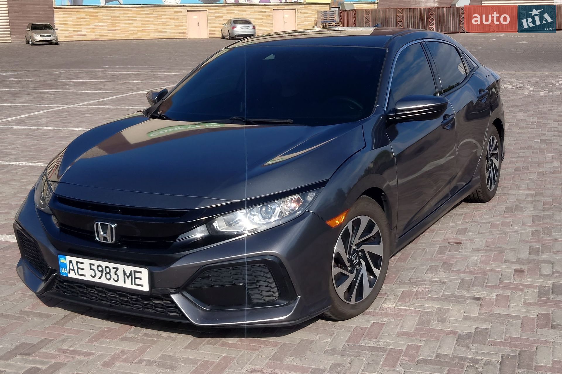 Honda Civic 2019 VIN SHHFK7H3XKU417303 фото оголошення 4 з 19