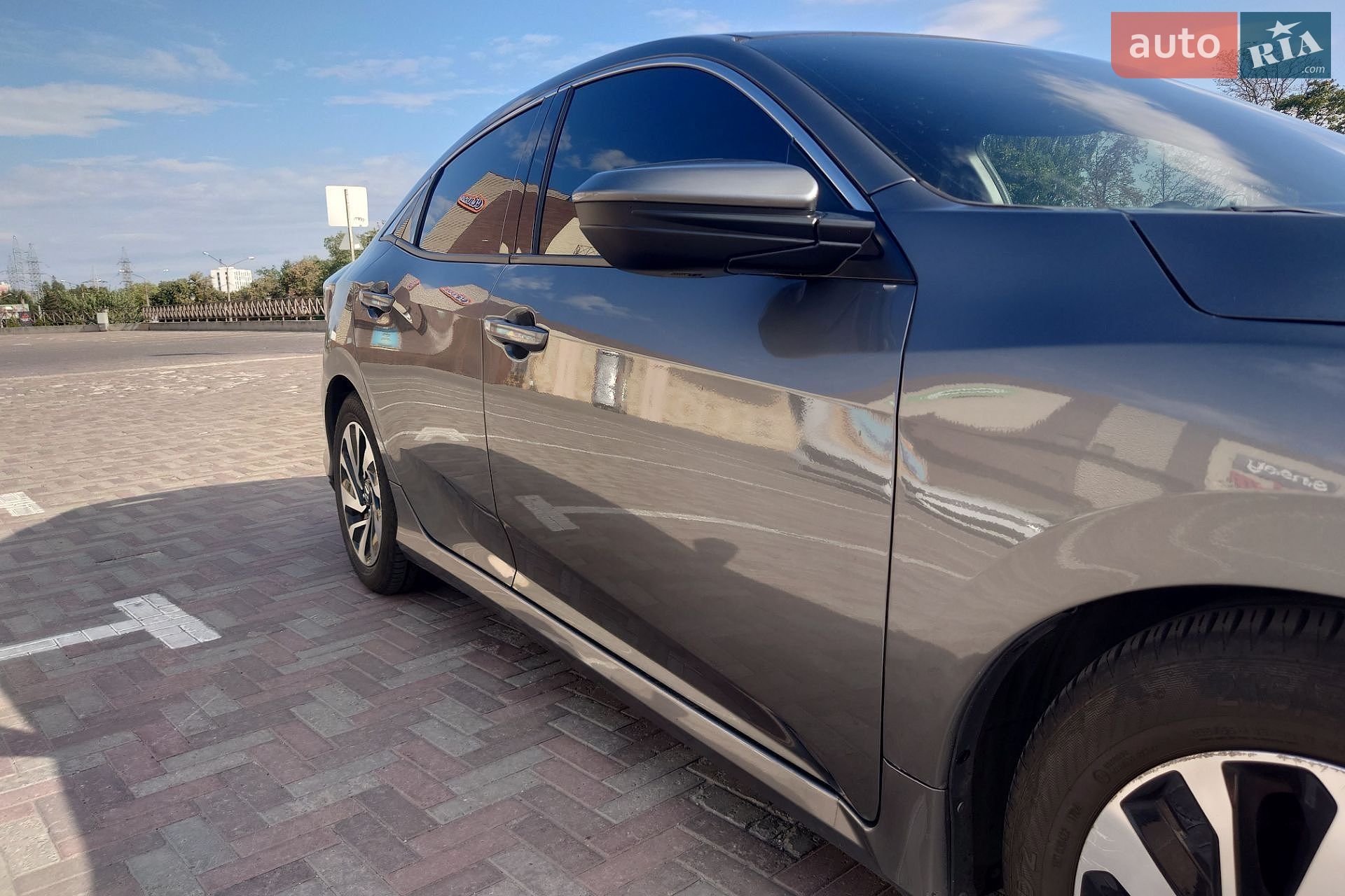 Honda Civic 2019 VIN SHHFK7H3XKU417303 фото оголошення 9 з 19