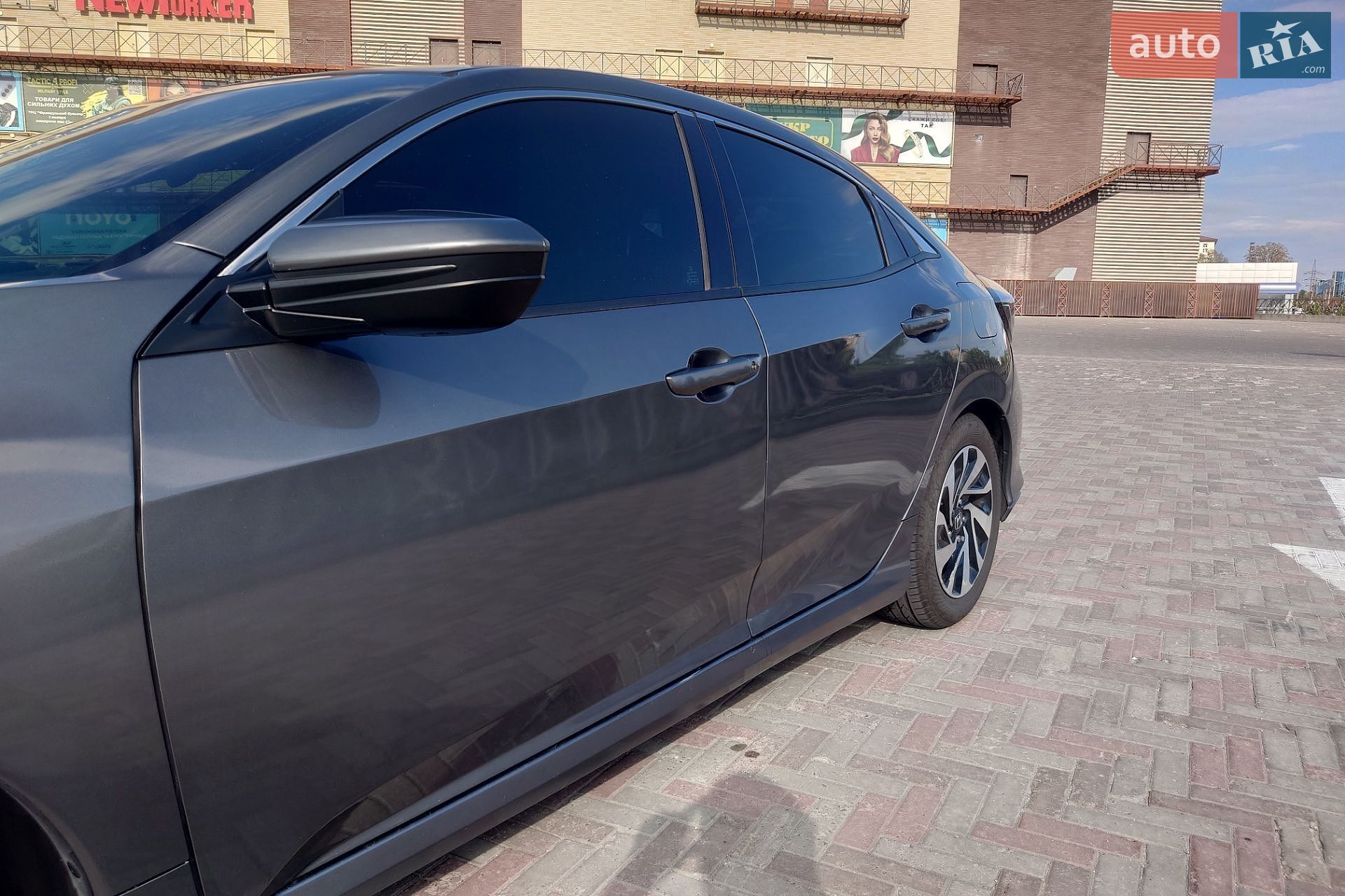 Honda Civic 2019 VIN SHHFK7H3XKU417303 фото оголошення 3 з 19