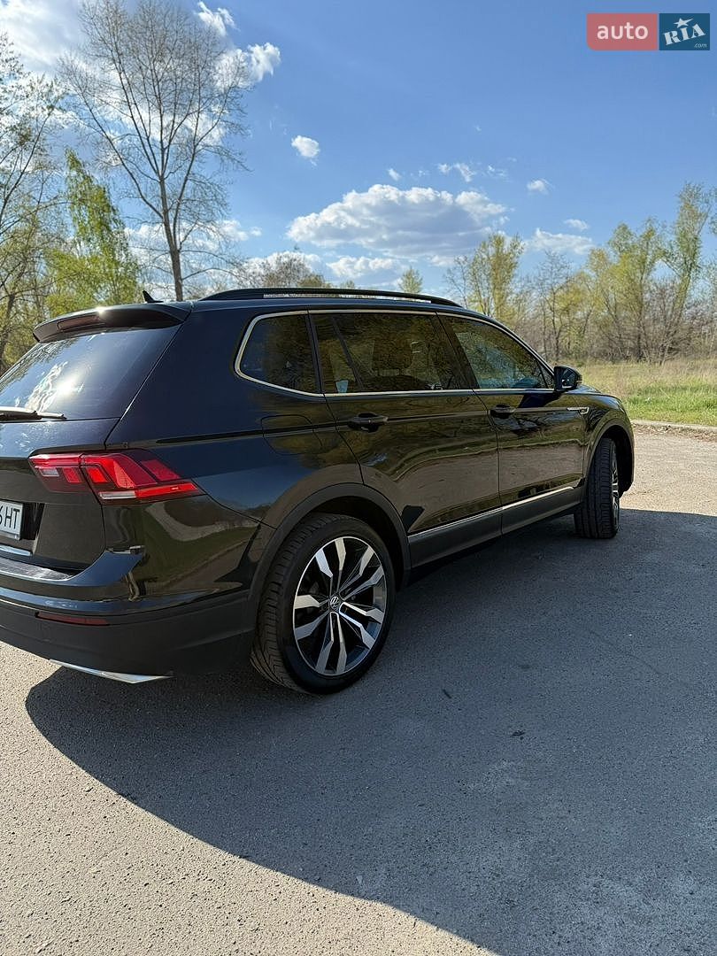 Volkswagen Tiguan 2018 VIN 3VV3B7AX5KM046761 фото оголошення 8 з 16