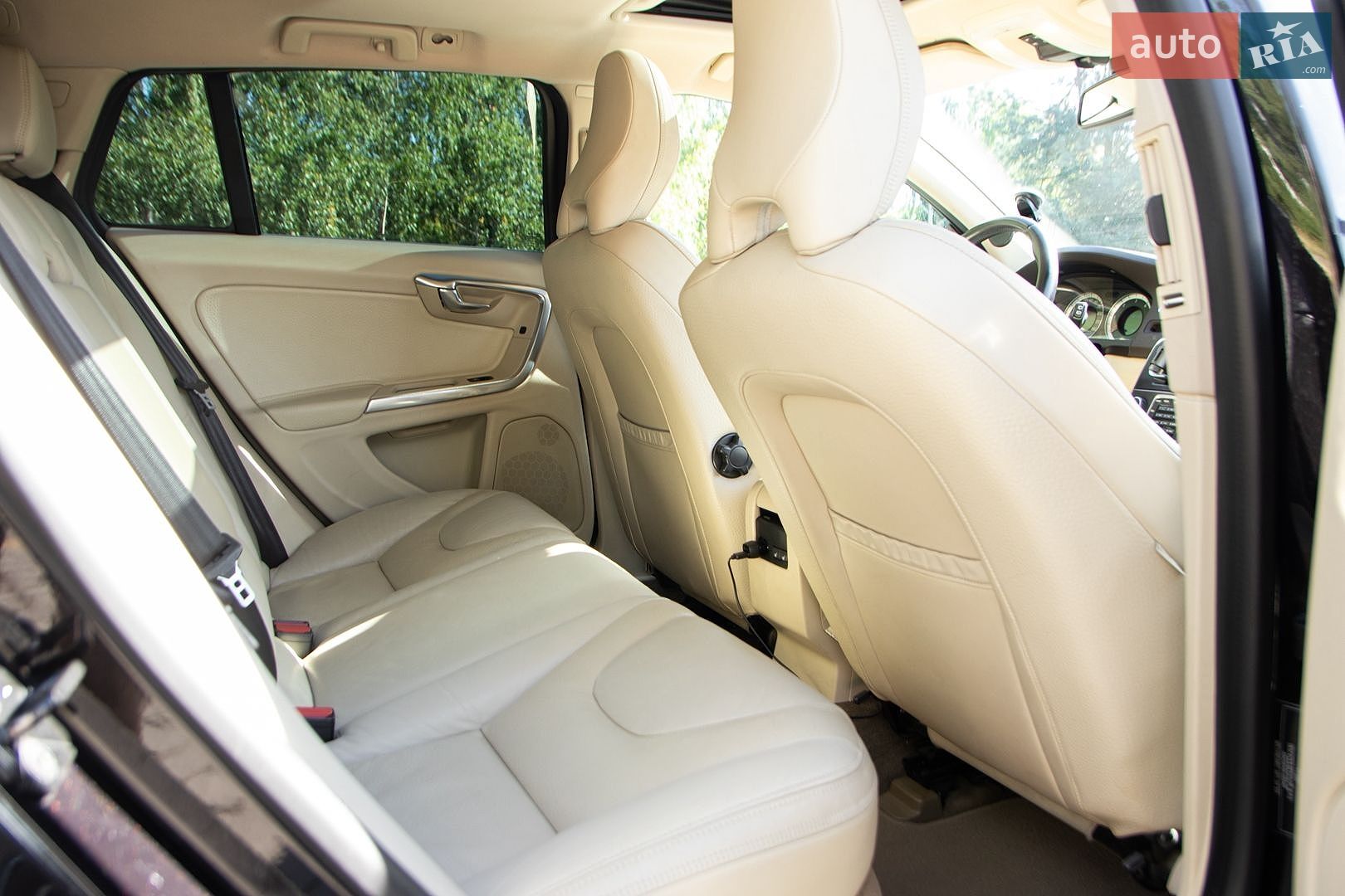 Volvo V60 2010 VIN YV1FW7050B1004206 фото оголошення 17 з 31