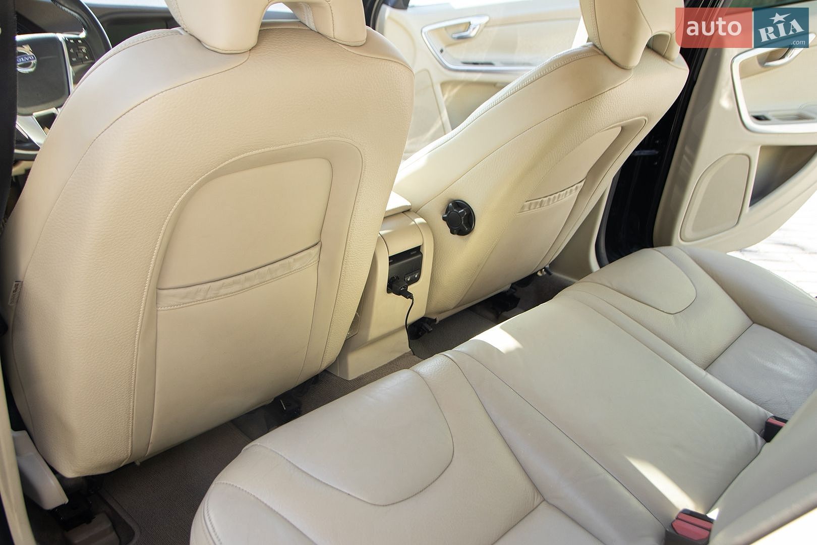 Volvo V60 2010 VIN YV1FW7050B1004206 фото оголошення 18 з 31