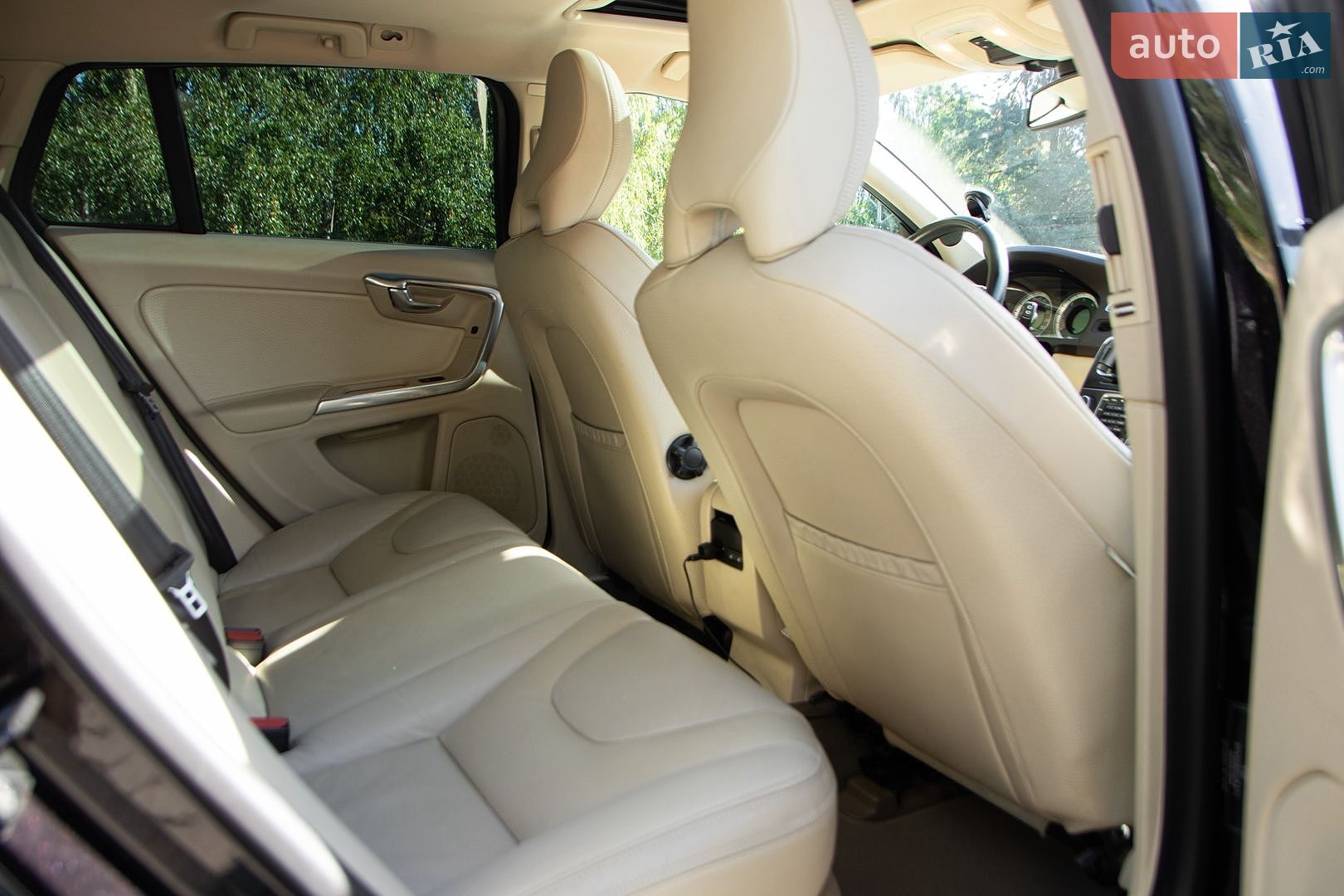 Volvo V60 2010 VIN YV1FW7050B1004206 фото оголошення 26 з 31