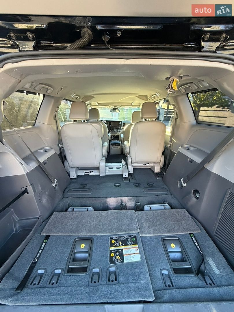 Toyota Sienna 2018 VIN 5TDYZ3DC7KS984066 фото оголошення 18 з 19