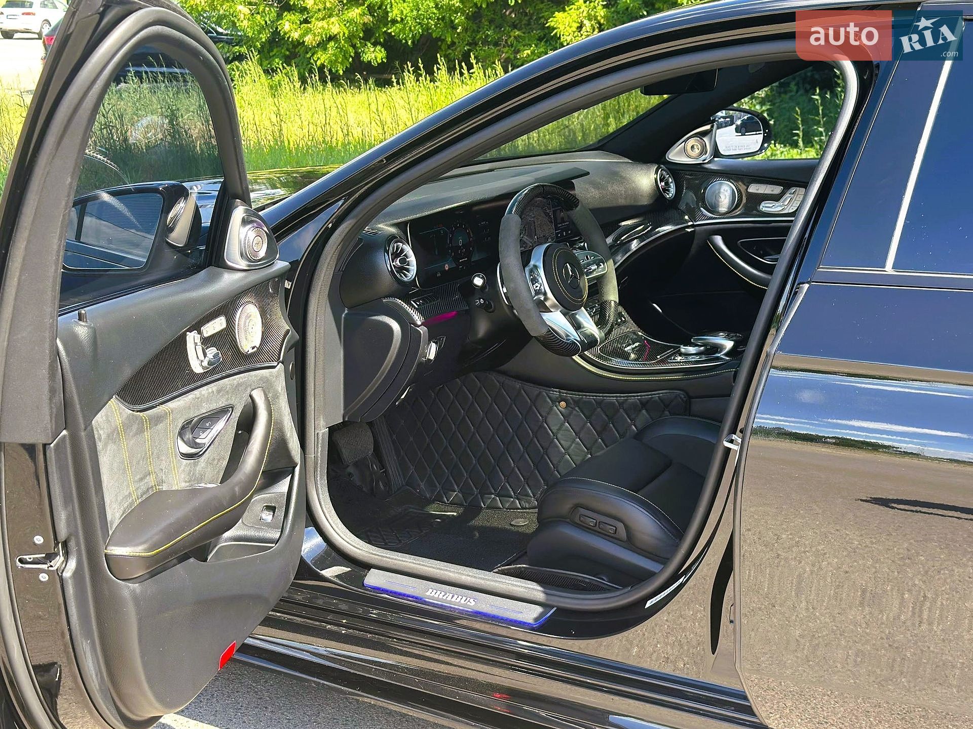 Mercedes-Benz E-Class 2019 VIN WDDZF6JBXKA618874 фото оголошення 12 з 39