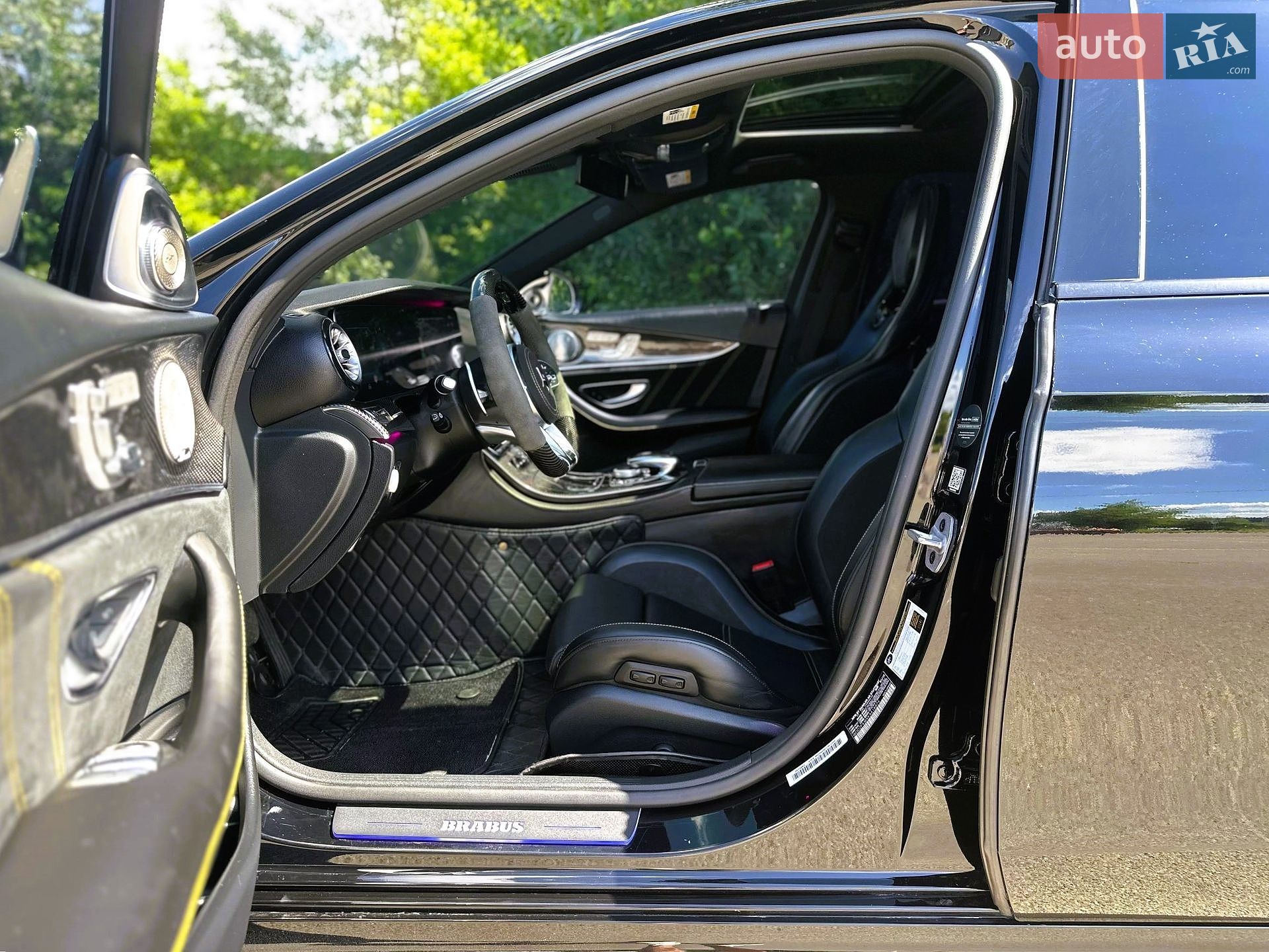 Mercedes-Benz E-Class 2019 VIN WDDZF6JBXKA618874 фото оголошення 13 з 39