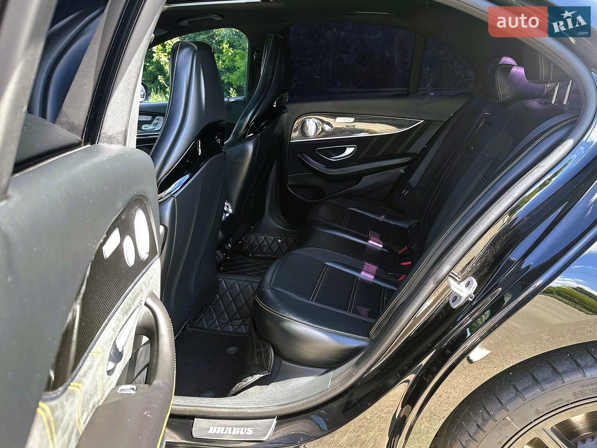 Mercedes-Benz E-Class 2019 VIN WDDZF6JBXKA618874 фото оголошення 18 з 39