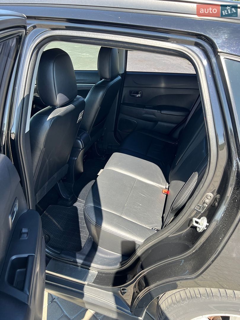 MITSUBISHI Mitsubishi ASX 2011 VIN JMBXTGA2WCZ000290 фото оголошення 10 з 35