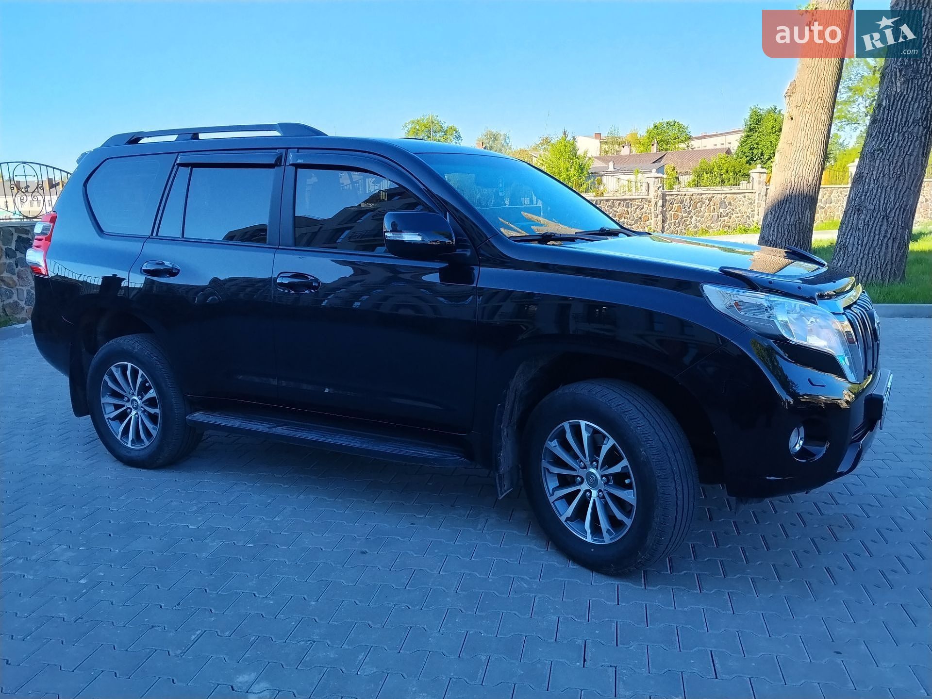 Toyota Land Cruiser Prado 2017 VIN JTEBX3FJ205104493 фото оголошення 4 з 37