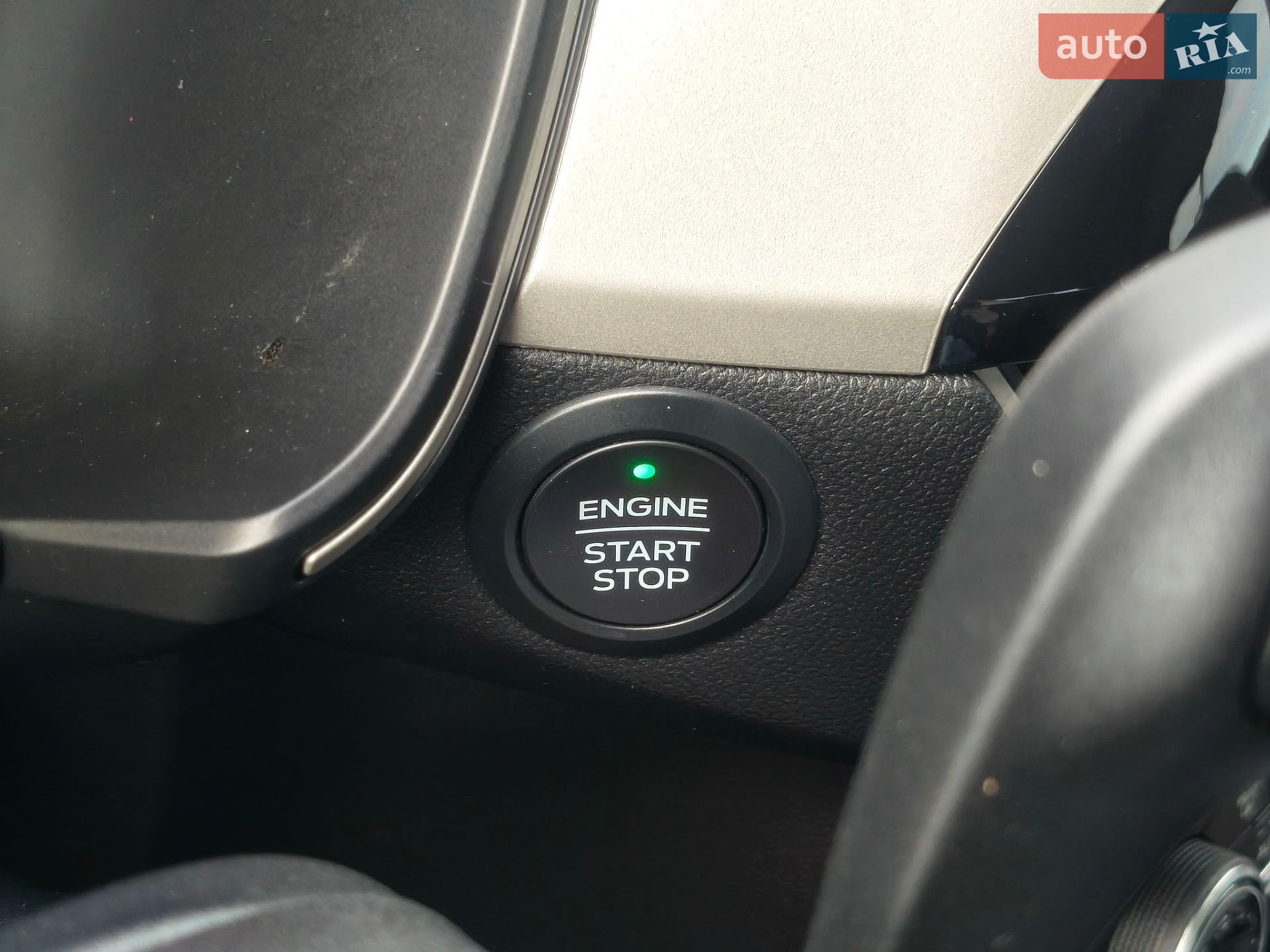 Ford Escape 2020 VIN 1FMCU9G68LUC38722 фото оголошення 37 з 76