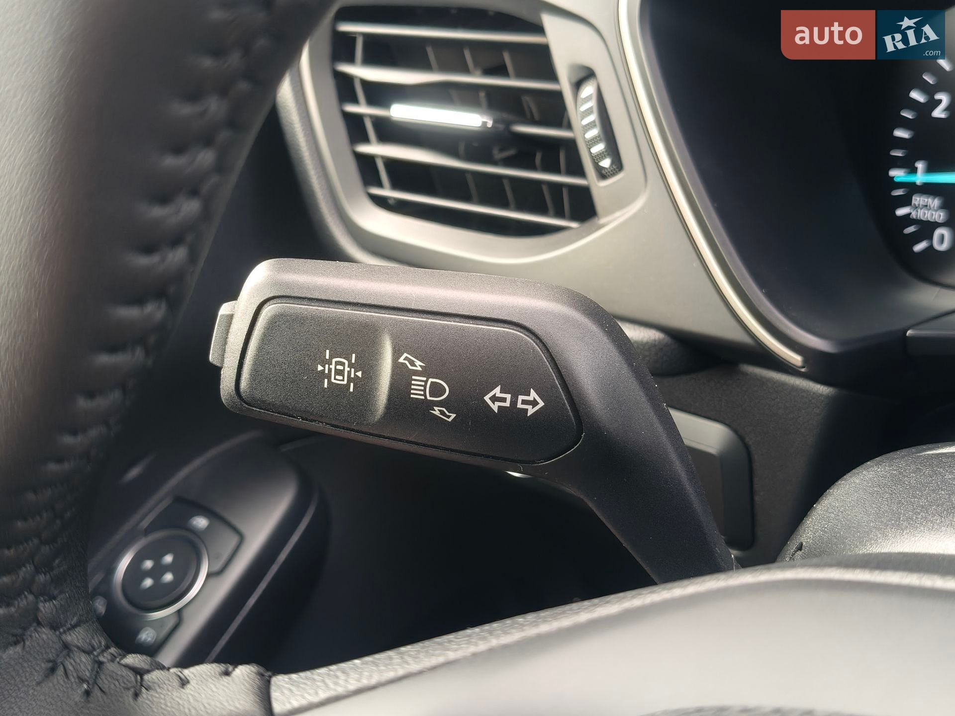 Ford Escape 2020 VIN 1FMCU9G68LUC38722 фото оголошення 36 з 76