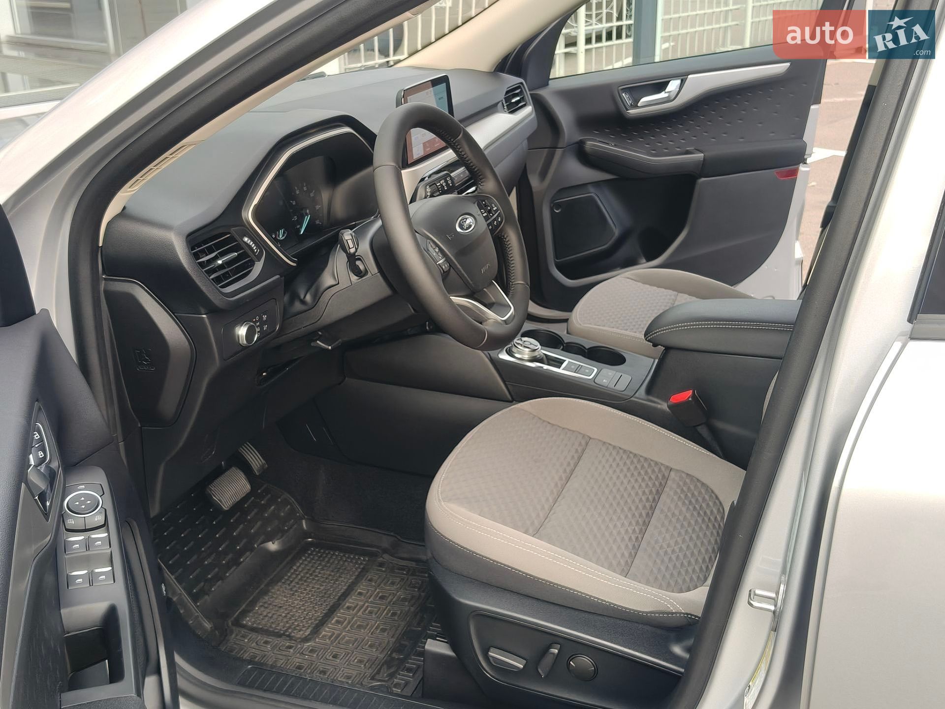 Ford Escape 2020 VIN 1FMCU9G68LUC38722 фото оголошення 46 з 76