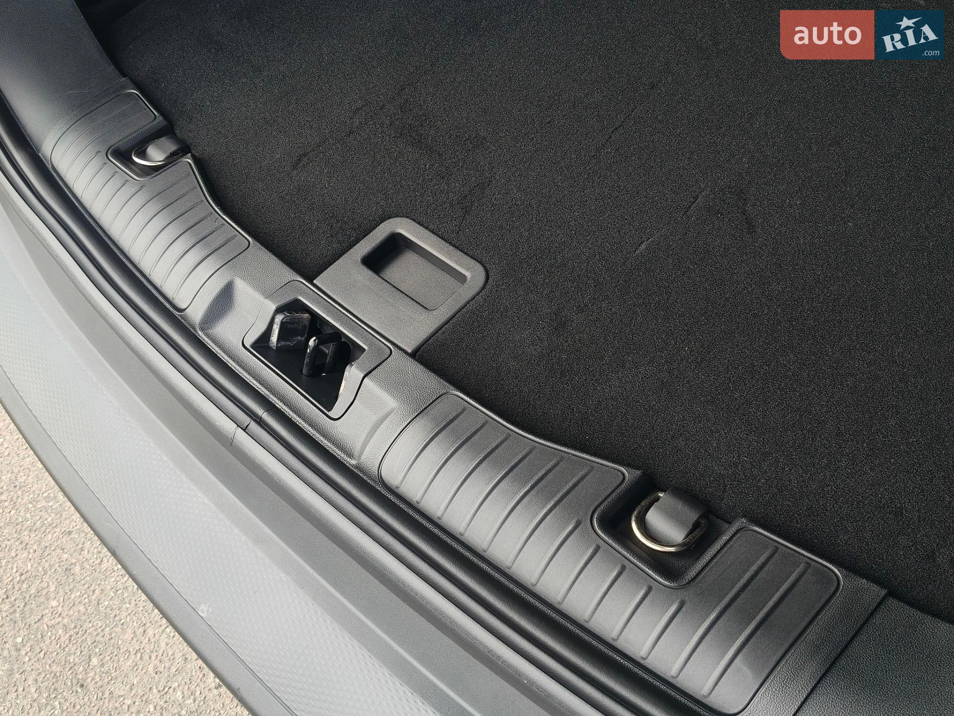 Ford Escape 2020 VIN 1FMCU9G68LUC38722 фото оголошення 68 з 76